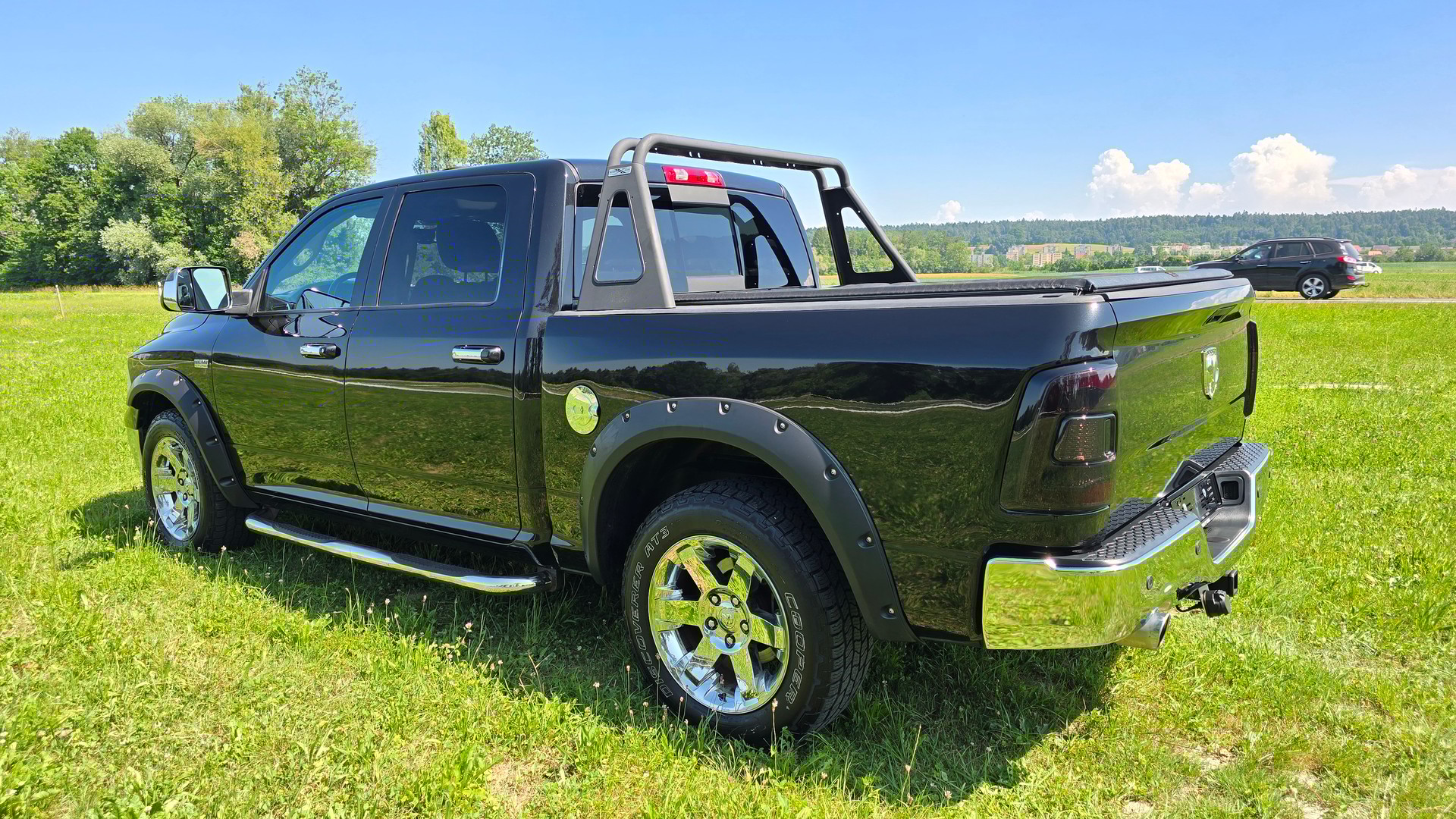 DODGE DODGE RAM 1500 5.7 V8 Hemi Laramie Crew Cab 4X4-image-6