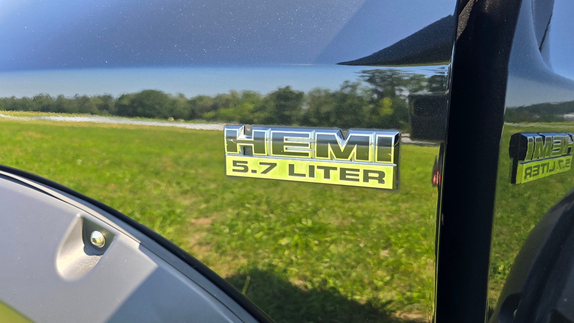 DODGE DODGE RAM 1500 5.7 V8 Hemi Laramie Crew Cab 4X4-image-30
