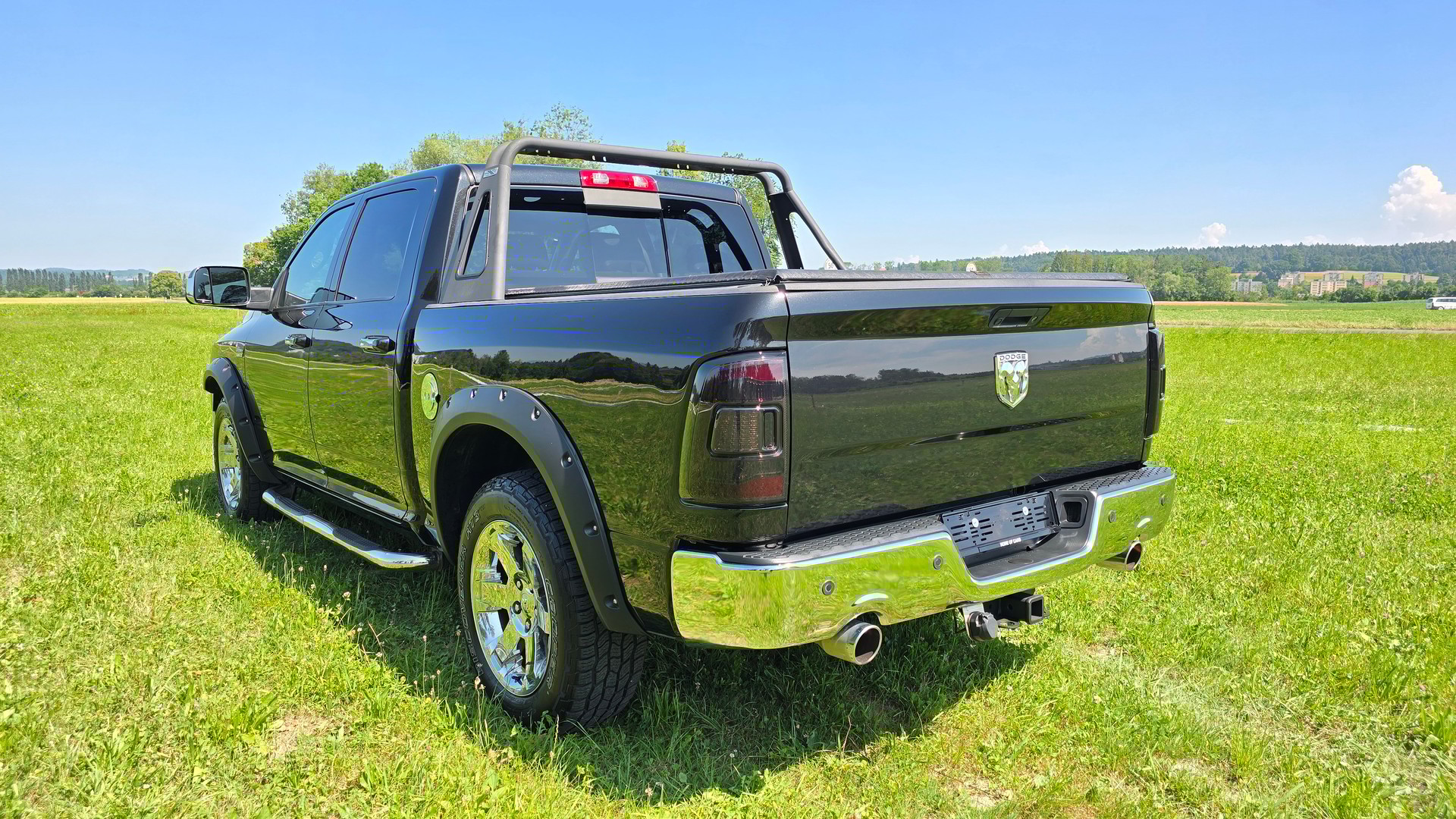 DODGE DODGE RAM 1500 5.7 V8 Hemi Laramie Crew Cab 4X4-image-7