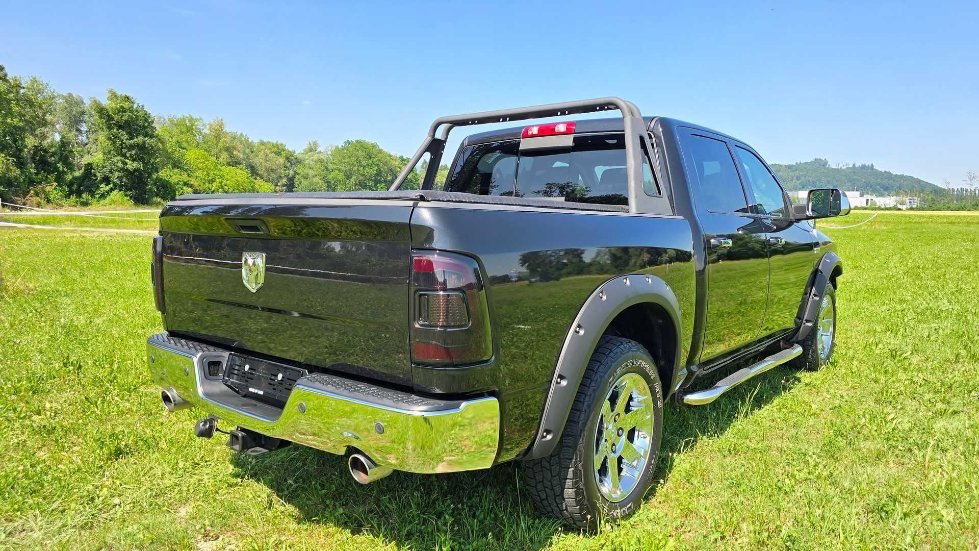 DODGE DODGE RAM 1500 5.7 V8 Hemi Laramie Crew Cab 4X4-image-9