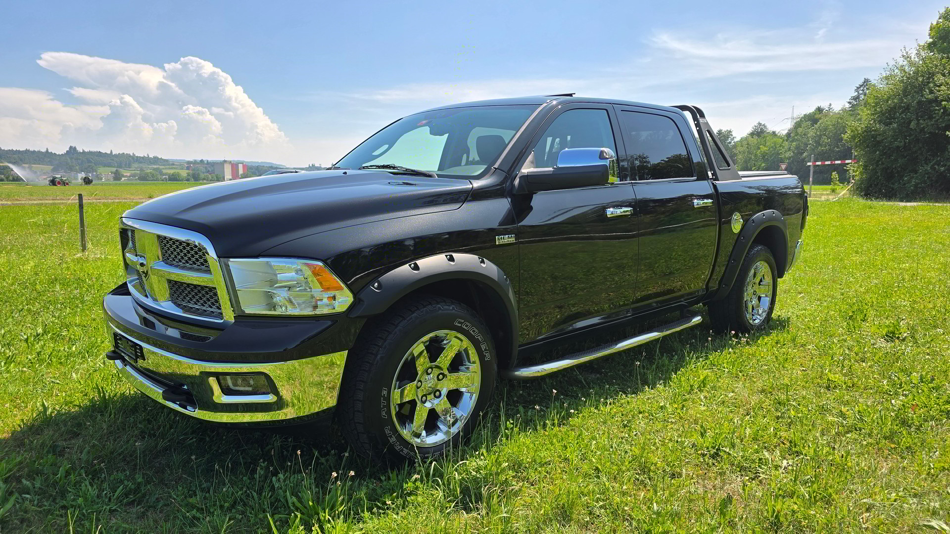 DODGE DODGE RAM 1500 5.7 V8 Hemi Laramie Crew Cab 4X4-image-2