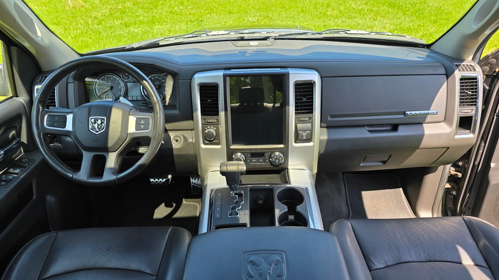 DODGE DODGE RAM 1500 5.7 V8 Hemi Laramie Crew Cab 4X4-image-22