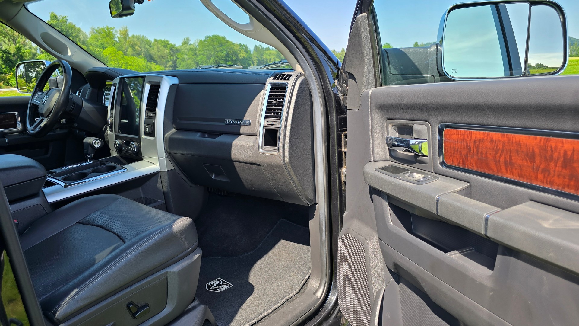 DODGE DODGE RAM 1500 5.7 V8 Hemi Laramie Crew Cab 4X4-image-20