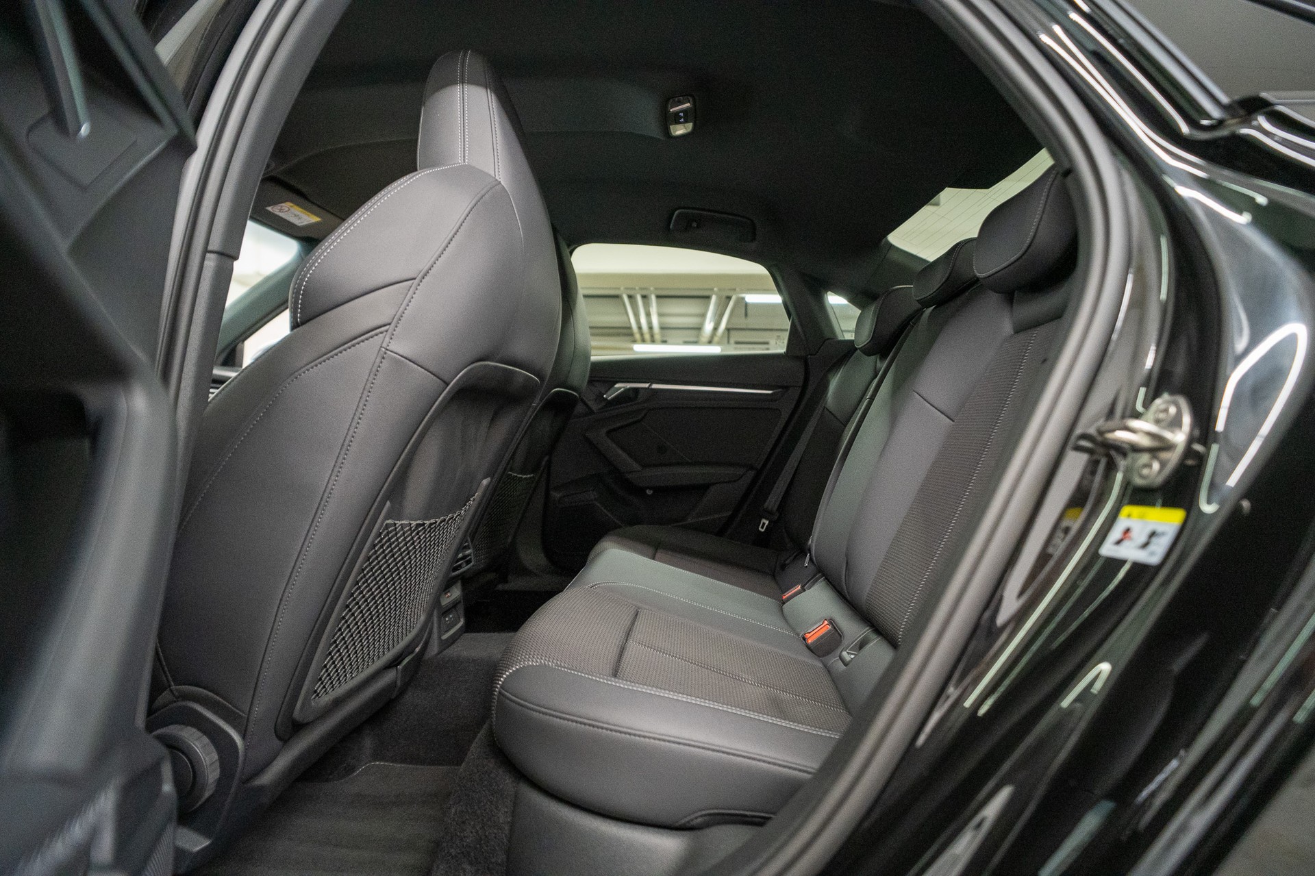 AUDI S3 Limousine 2.0 TFSI quattro S-Tronic-image-9