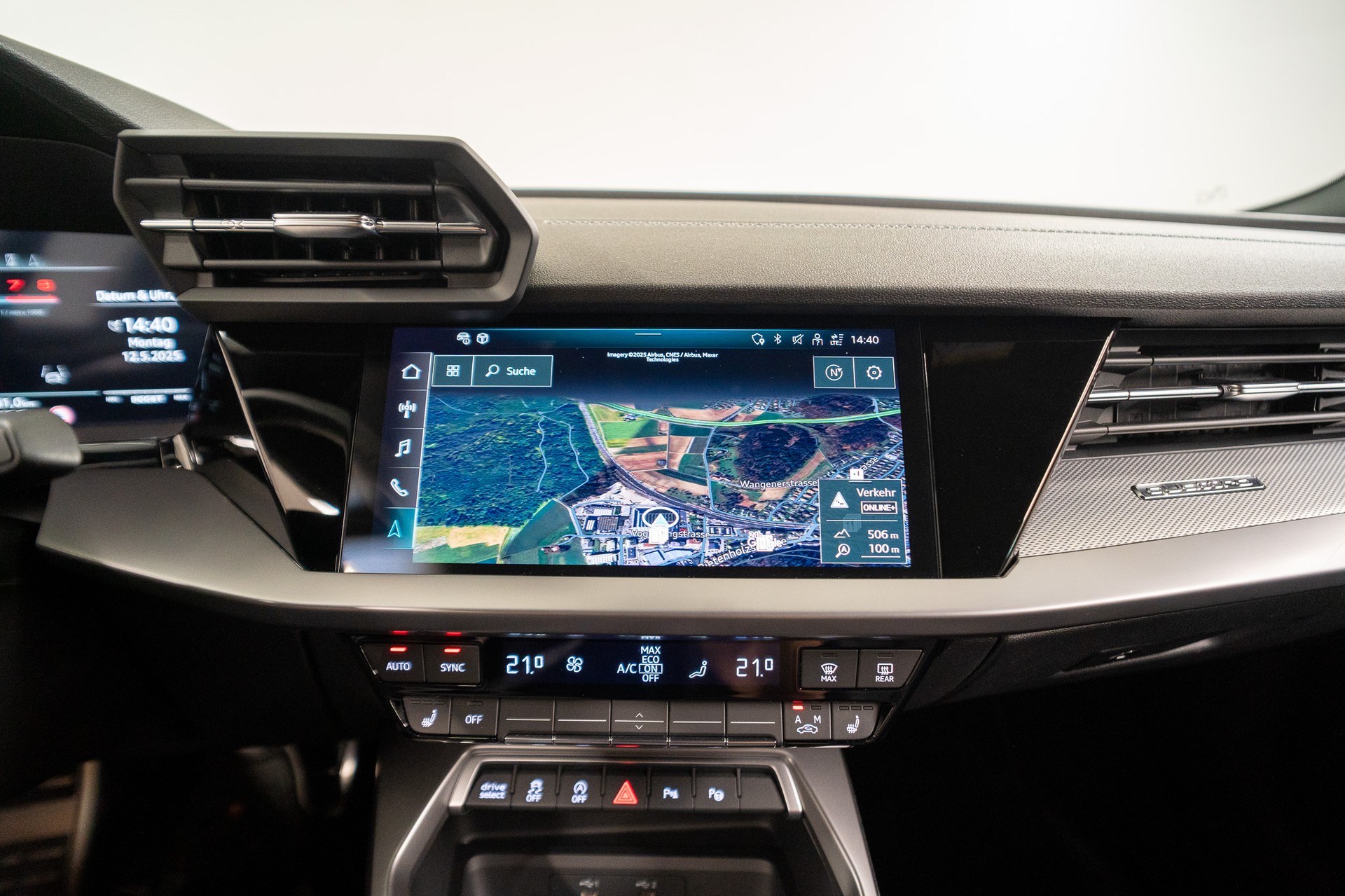 AUDI S3 Limousine 2.0 TFSI quattro S-Tronic-image-16