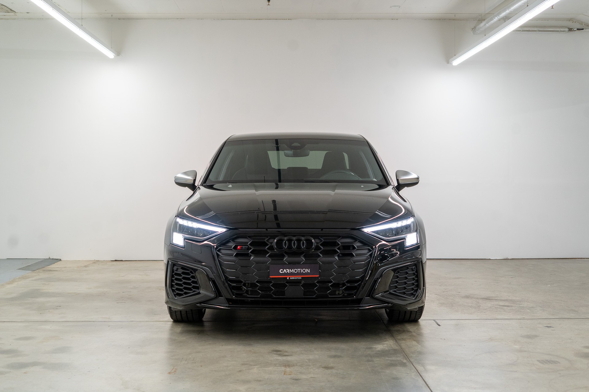 AUDI S3 Limousine 2.0 TFSI quattro S-Tronic-showroom-element-1