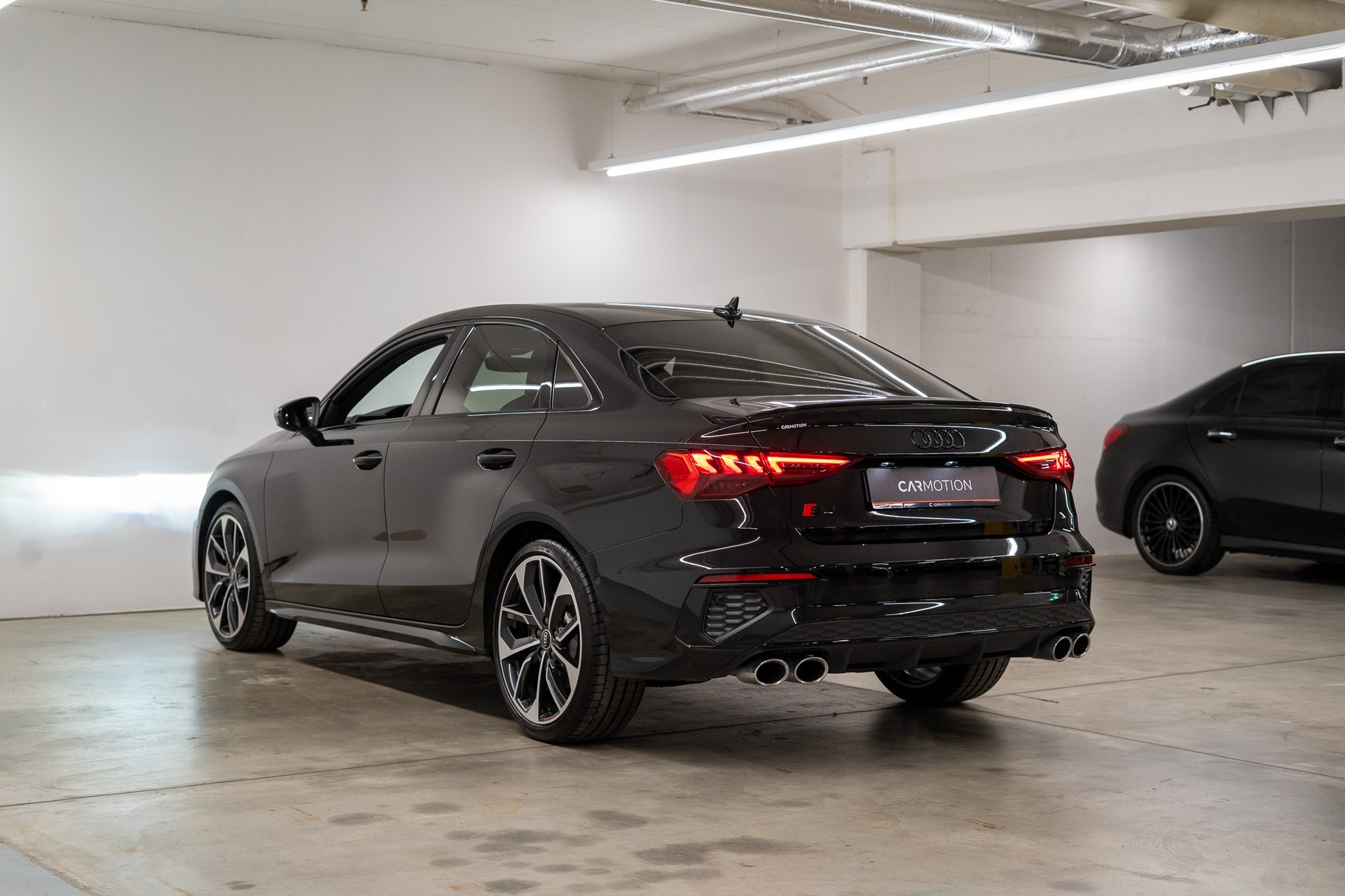 AUDI S3 Limousine 2.0 TFSI quattro S-Tronic-image-6