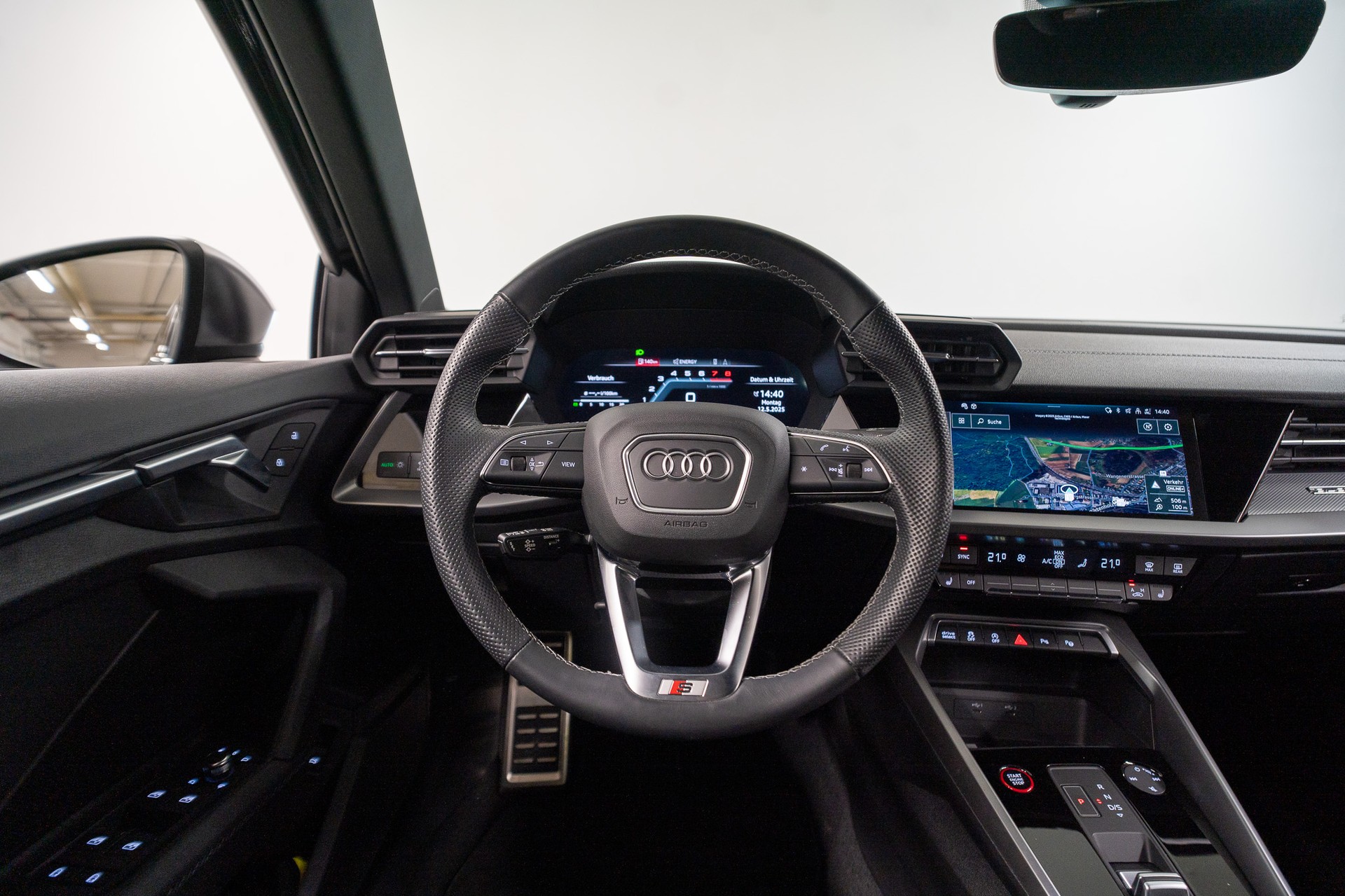 AUDI S3 Limousine 2.0 TFSI quattro S-Tronic-image-14
