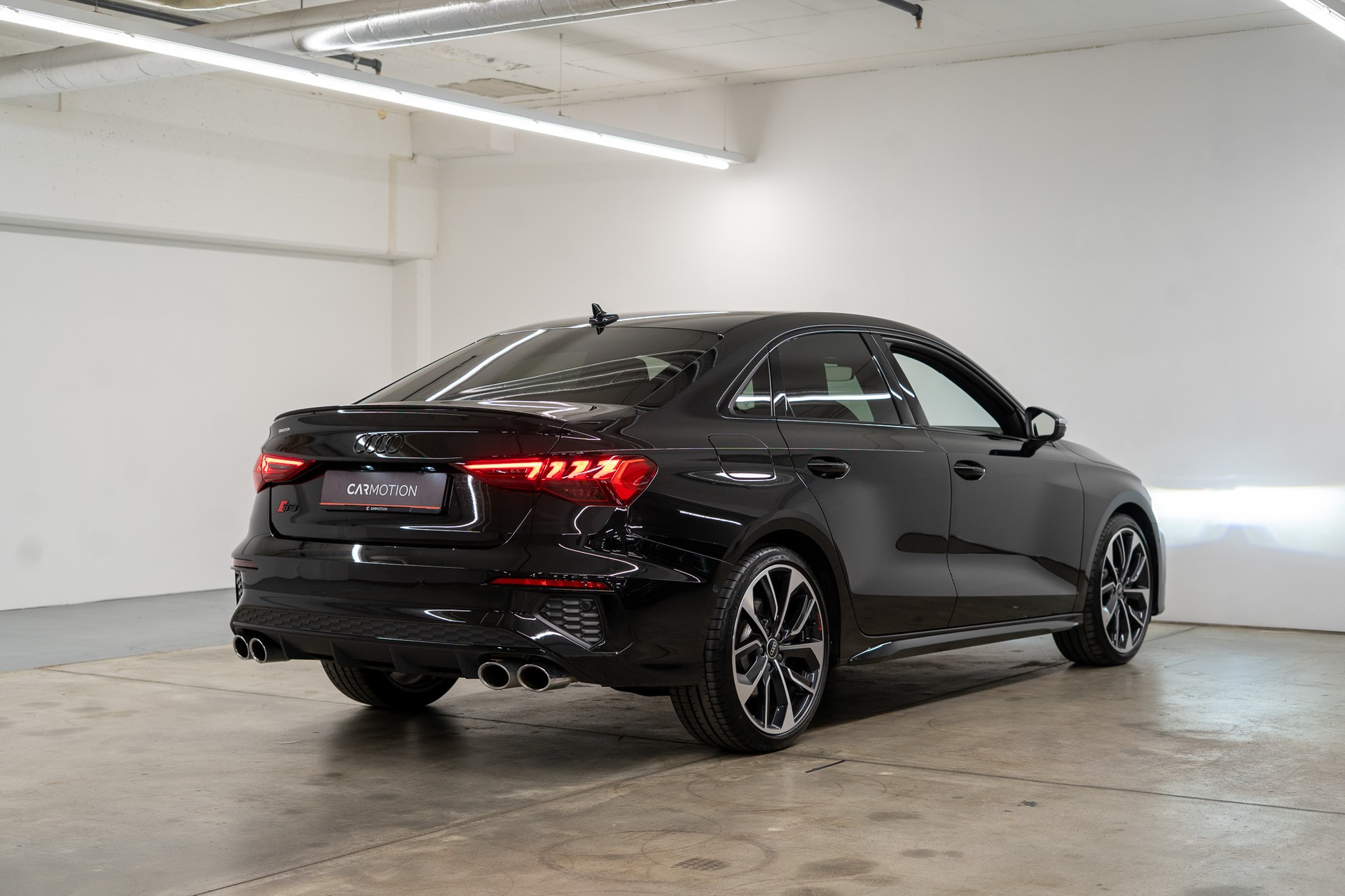 AUDI S3 Limousine 2.0 TFSI quattro S-Tronic-showroom-element-3