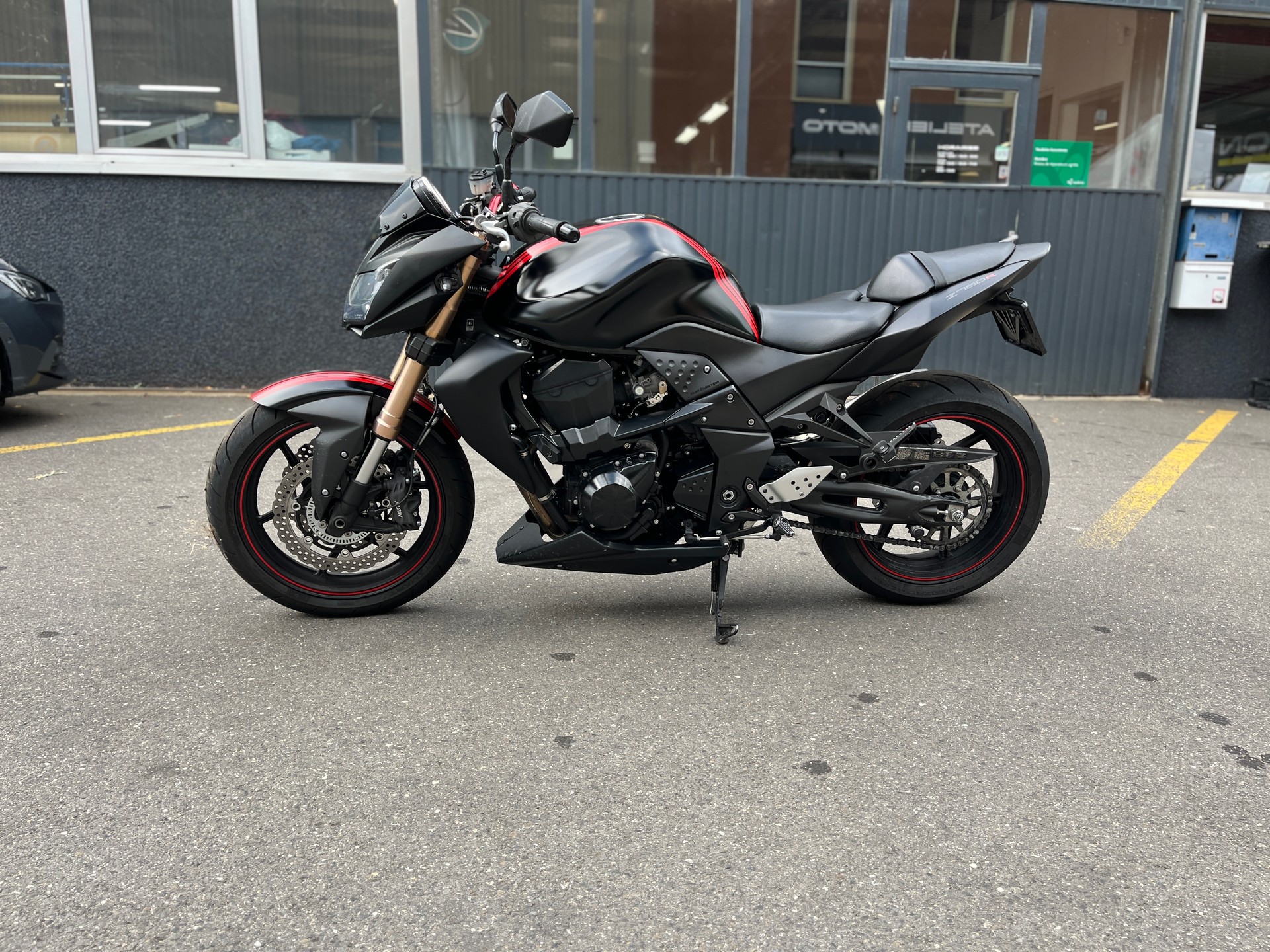 Moto Kawasaki Z750 Cafe Racer Usata Custom Café Racer Usata In