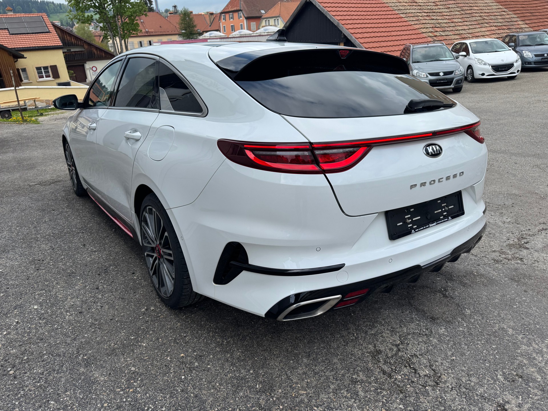 KIA ProCeed 1.6 T-GDi GT DCT-image-4