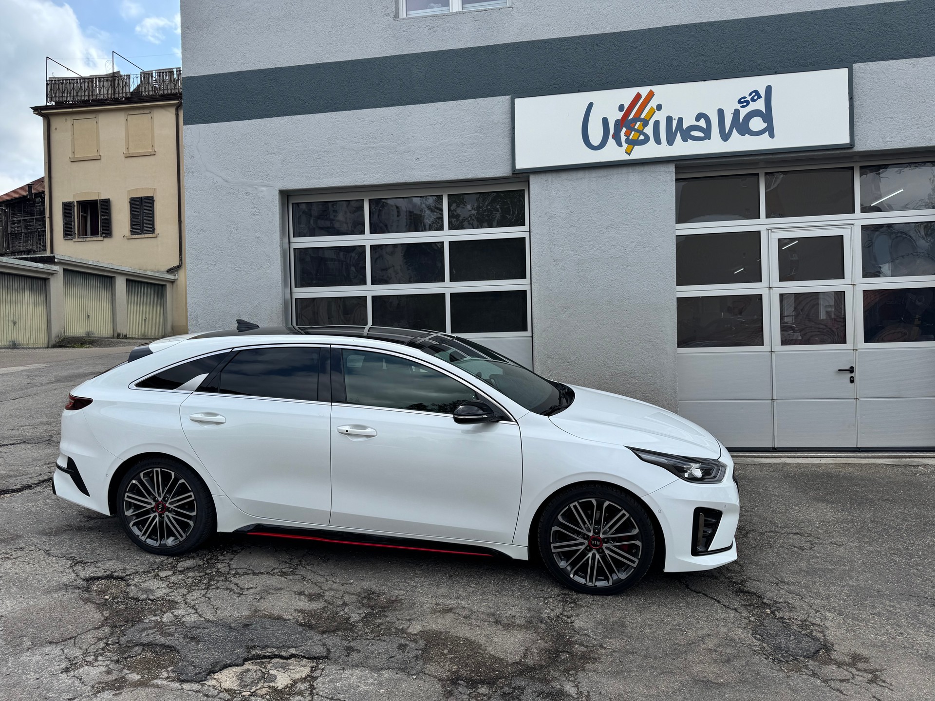 KIA ProCeed 1.6 T-GDi GT DCT-image-0