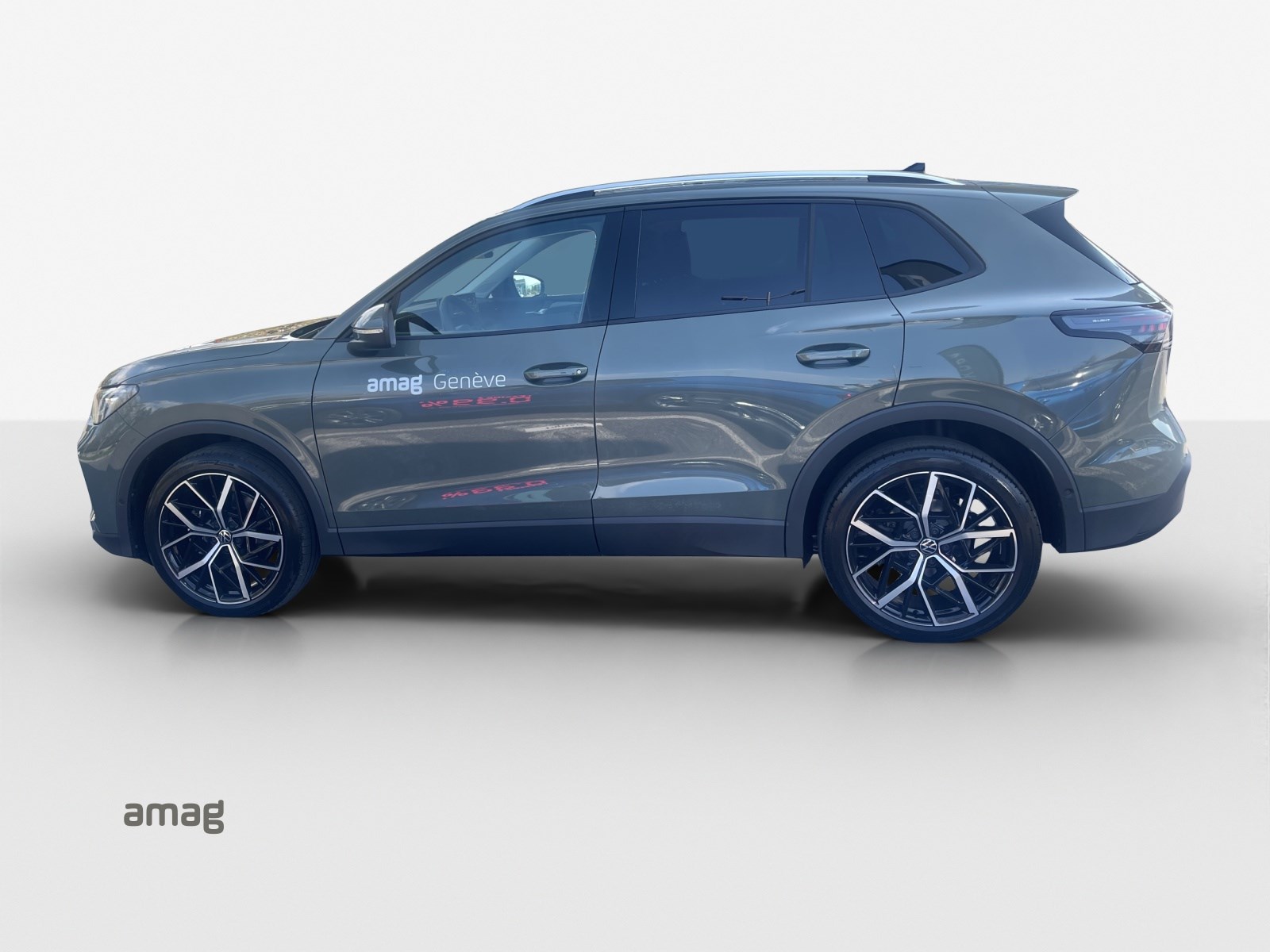 VW Tiguan 2.0 TSI DSG Life 4Motion-showroom-element-1