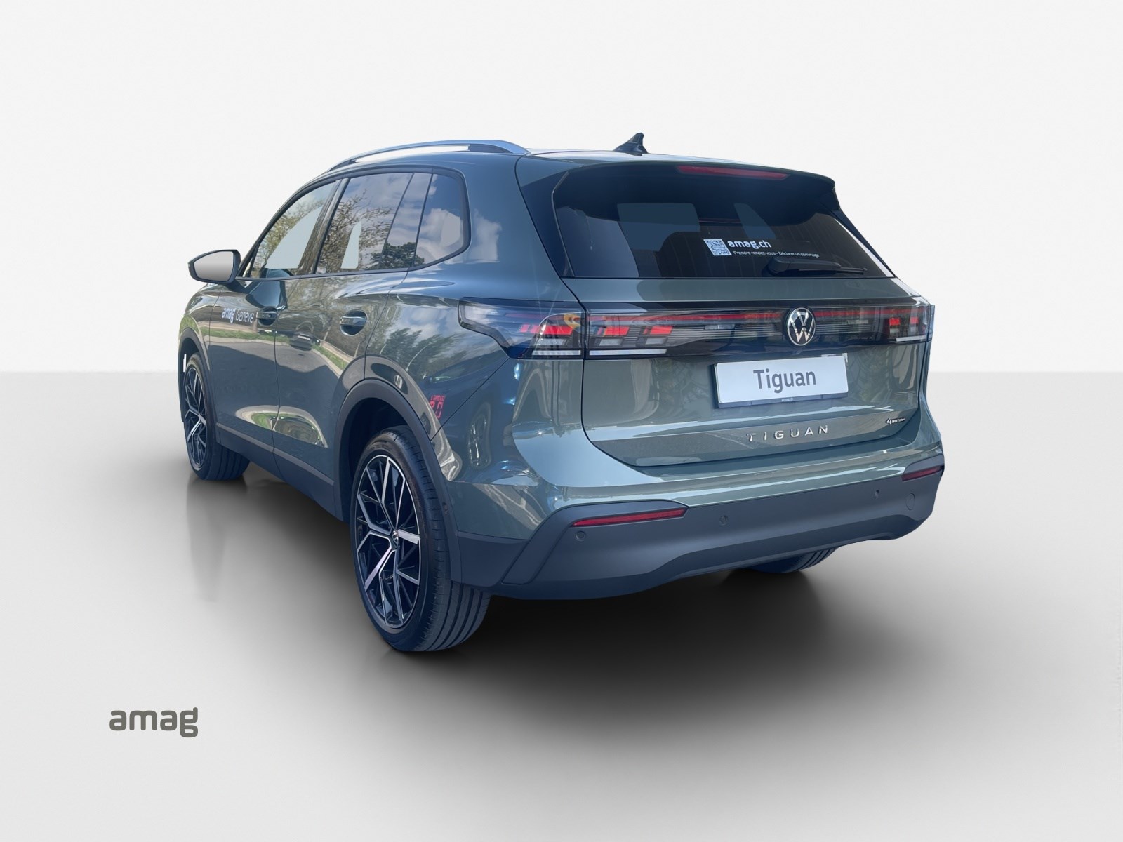 VW Tiguan 2.0 TSI DSG Life 4Motion-showroom-element-2