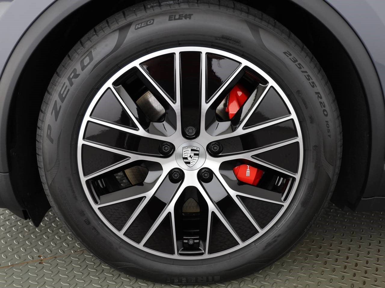 PORSCHE MACAN 4S-showroom-element-3