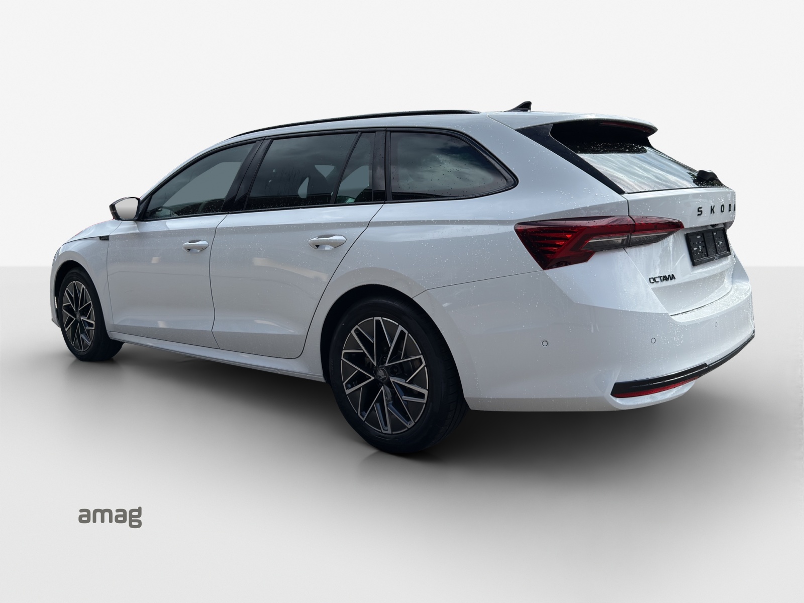 SKODA Octavia Combi 2.0 TSI DSG Dynamic 4x4-showroom-element-2