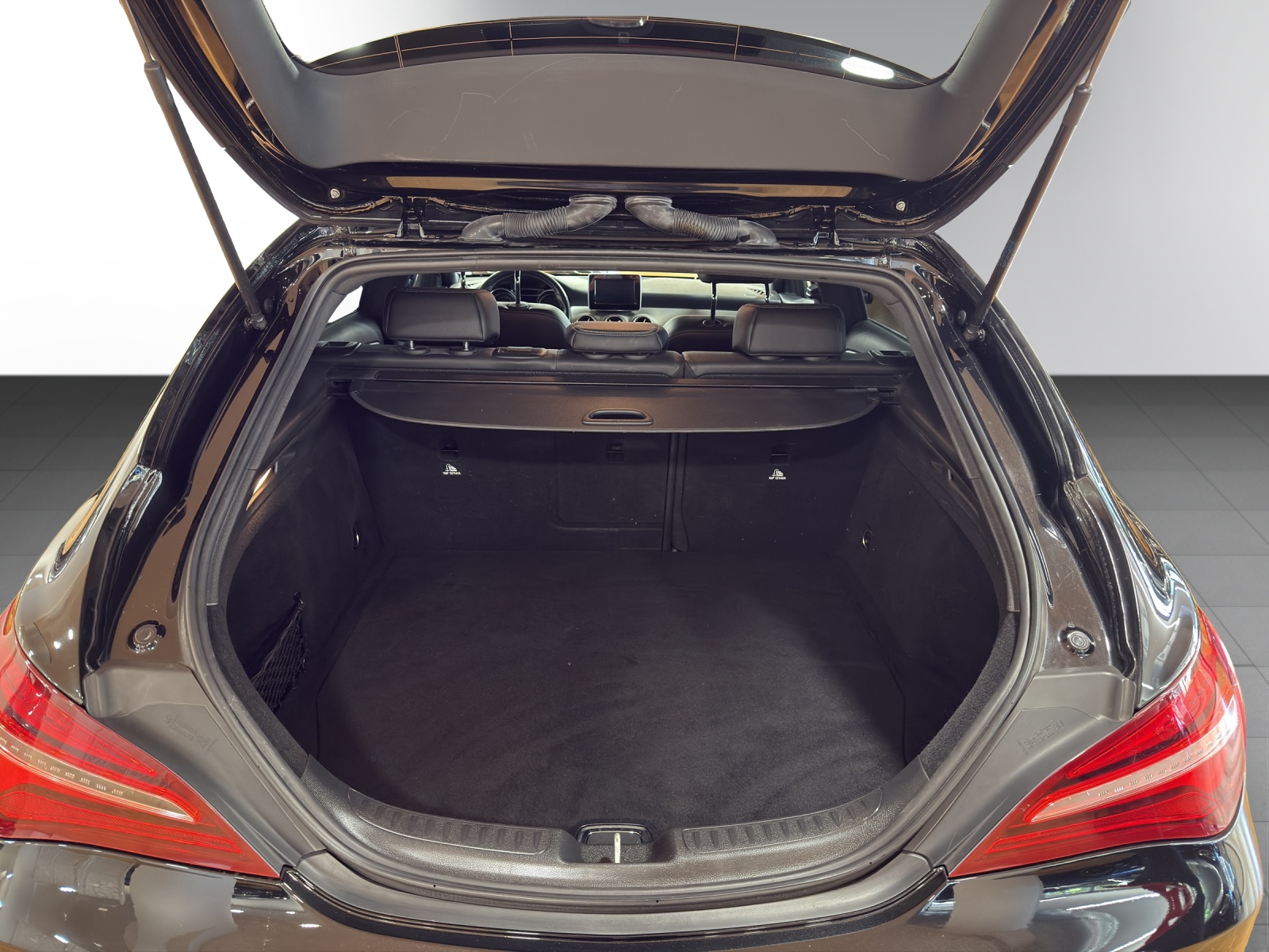 Image MERCEDES-BENZ CLA-180 CLA Shooting Brake 180 Urban