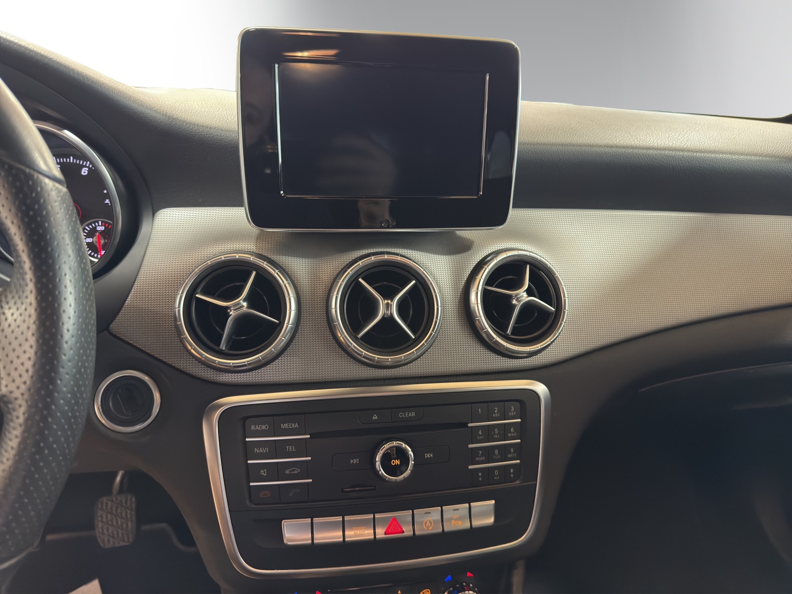 Image MERCEDES-BENZ CLA-180 CLA Shooting Brake 180 Urban