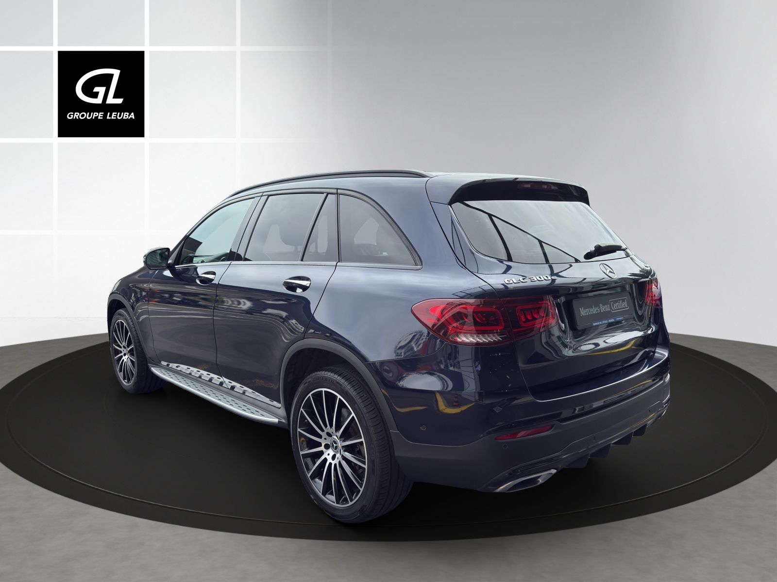 MERCEDES-BENZ GLC 300 e AMG Line 4Matic-showroom-element-3