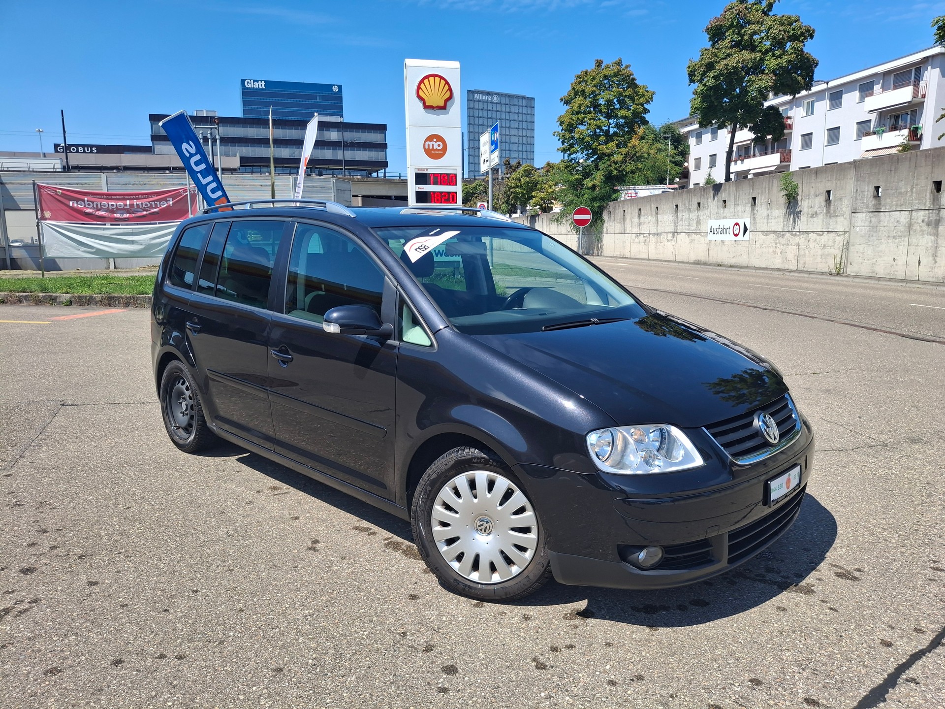 VW Touran 2.0 TDI Trendline-showroom-element-1