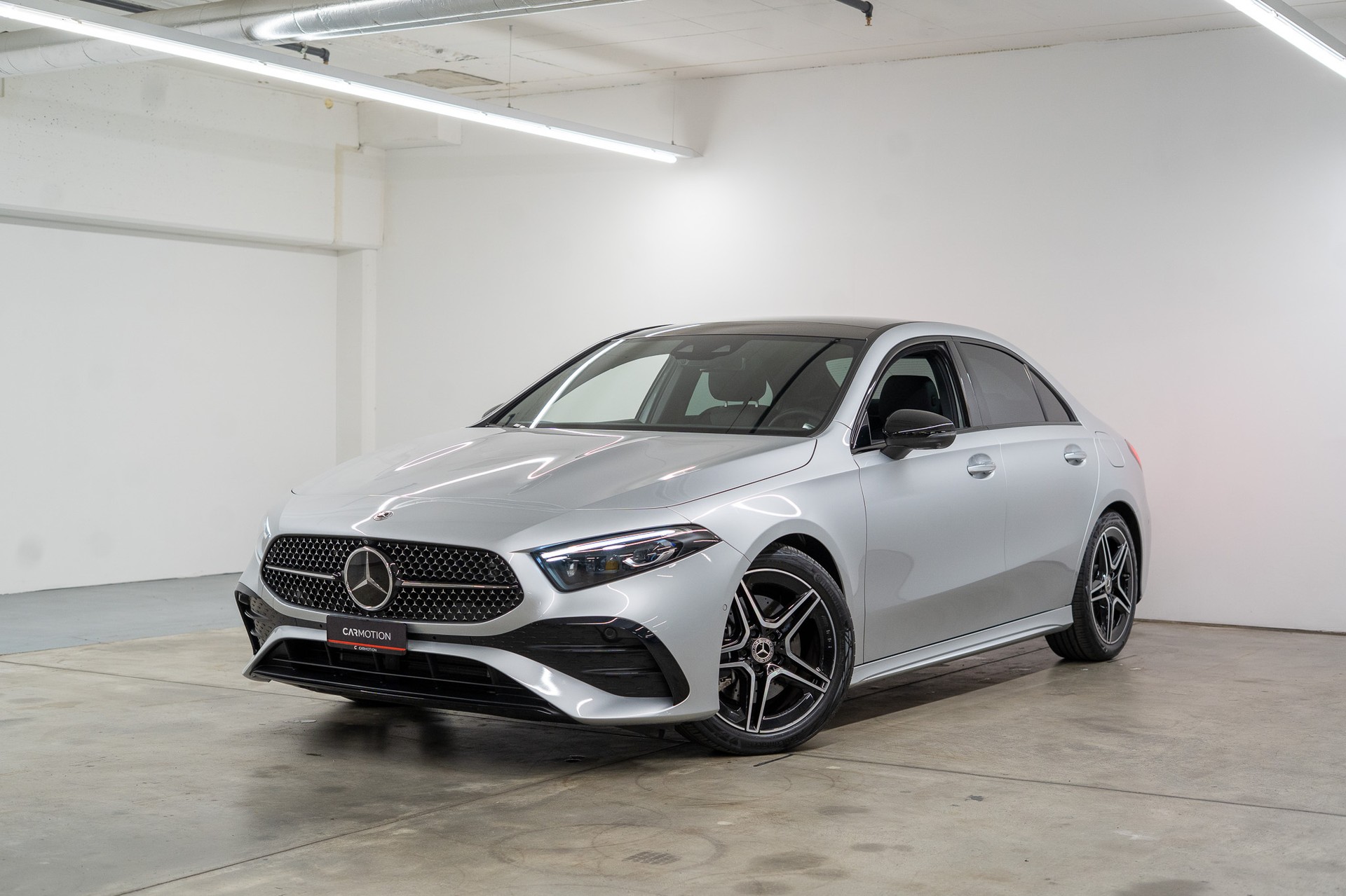 MERCEDES-BENZ A 220 AMG Line 4m Limousine *FACELIFT*