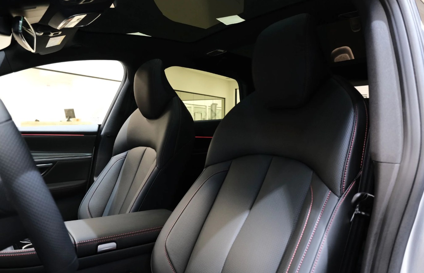 XPENG P7 Performance AWD-image-3