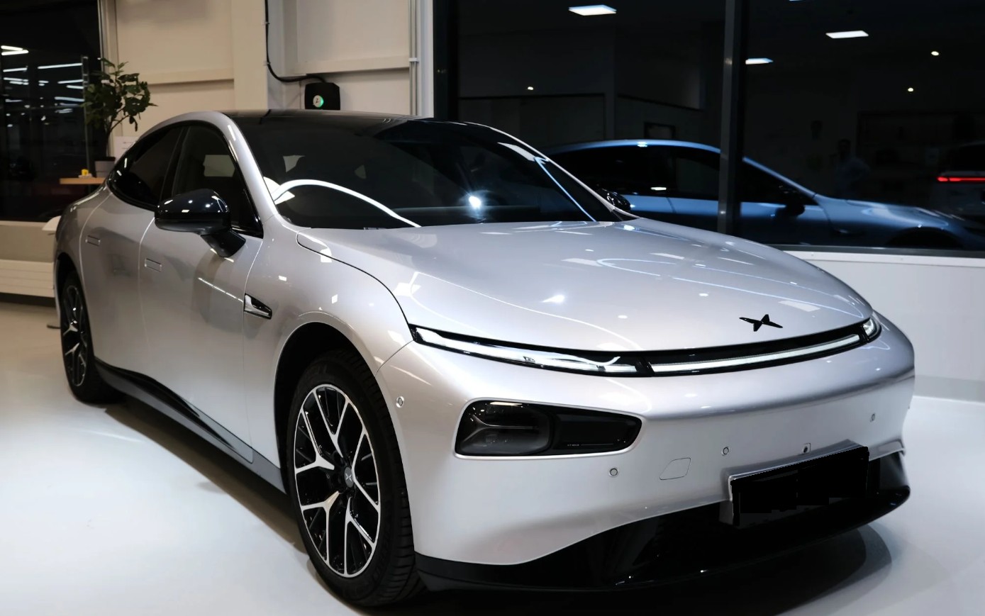 XPENG P7 Performance AWD-image-0