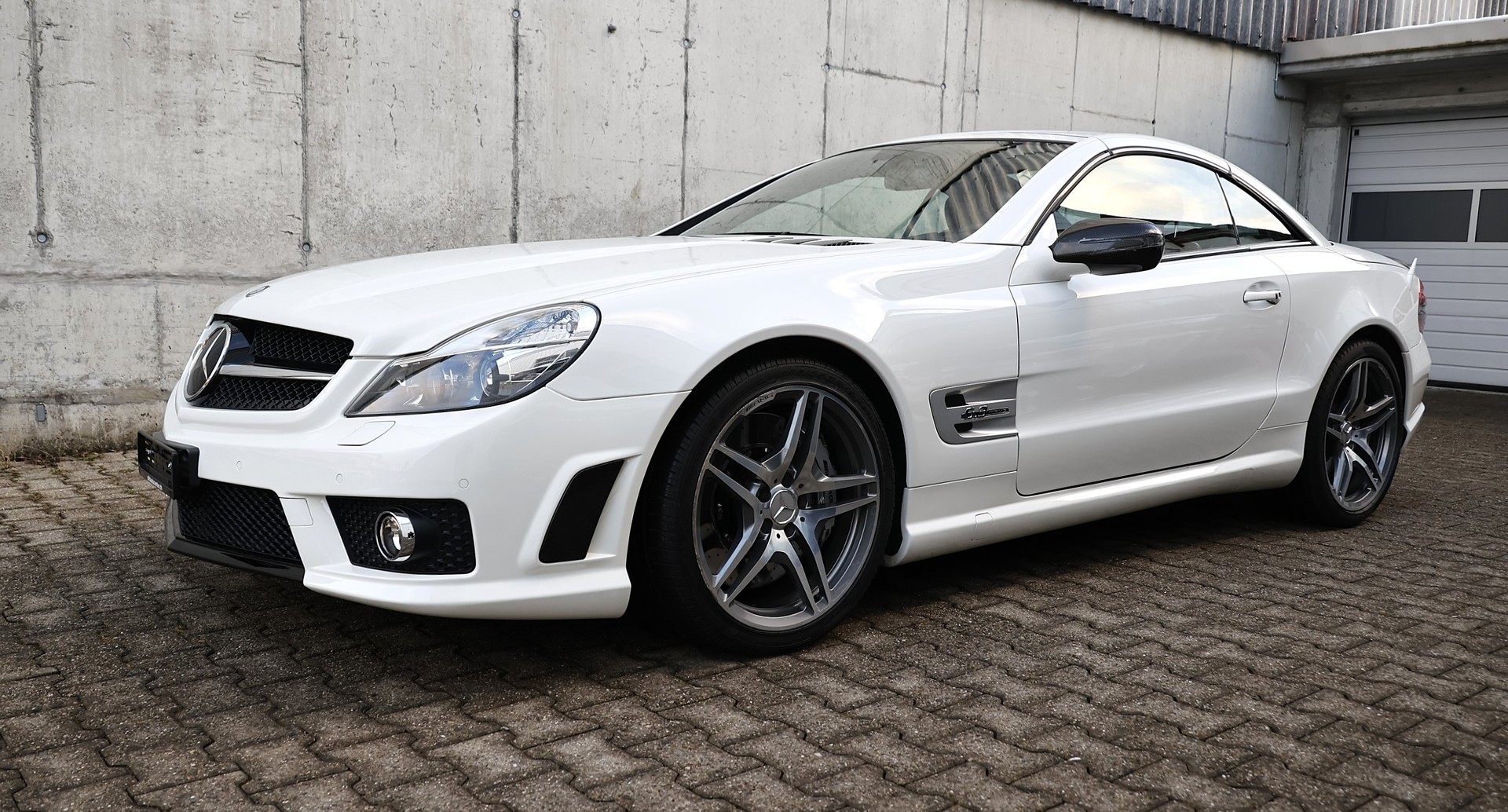 MERCEDES-BENZ SL 63 AMG Speedshift MCT-showroom-element-1