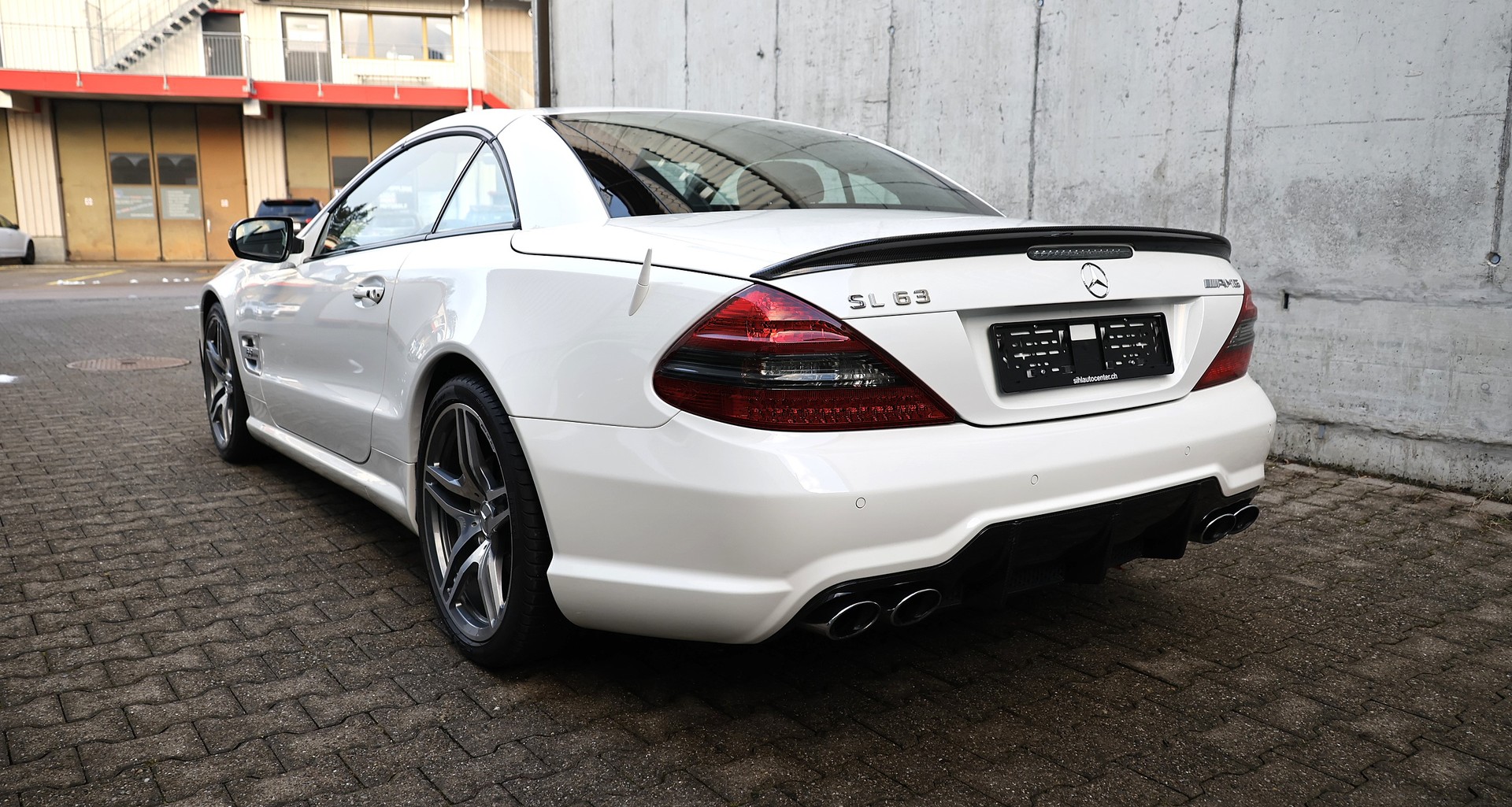 MERCEDES-BENZ SL 63 AMG Speedshift MCT-showroom-element-3