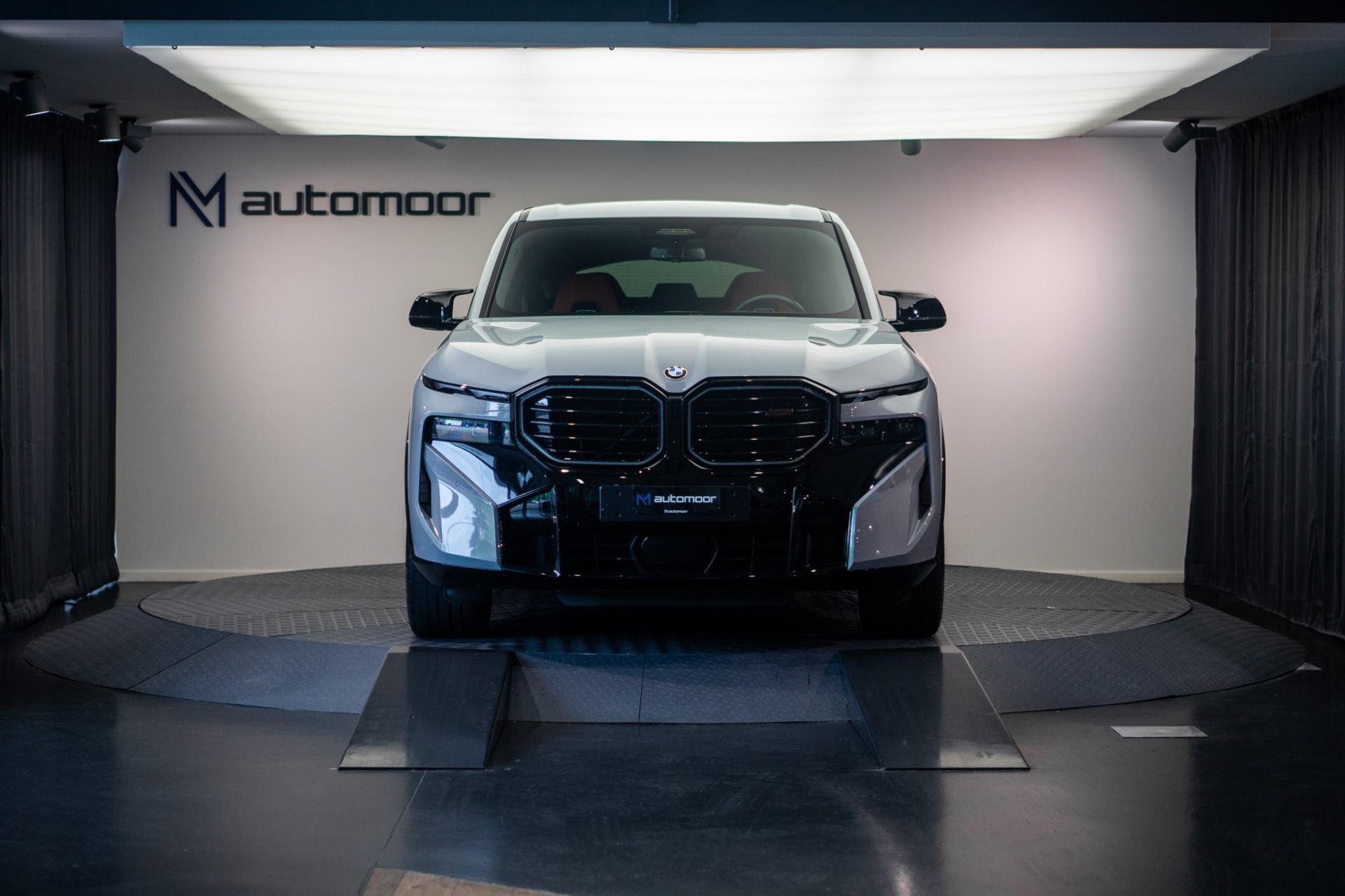 BMW XM Label *CH-Fahrzeug* *AHK* *Bowers & Wilkins*-showroom-element-1