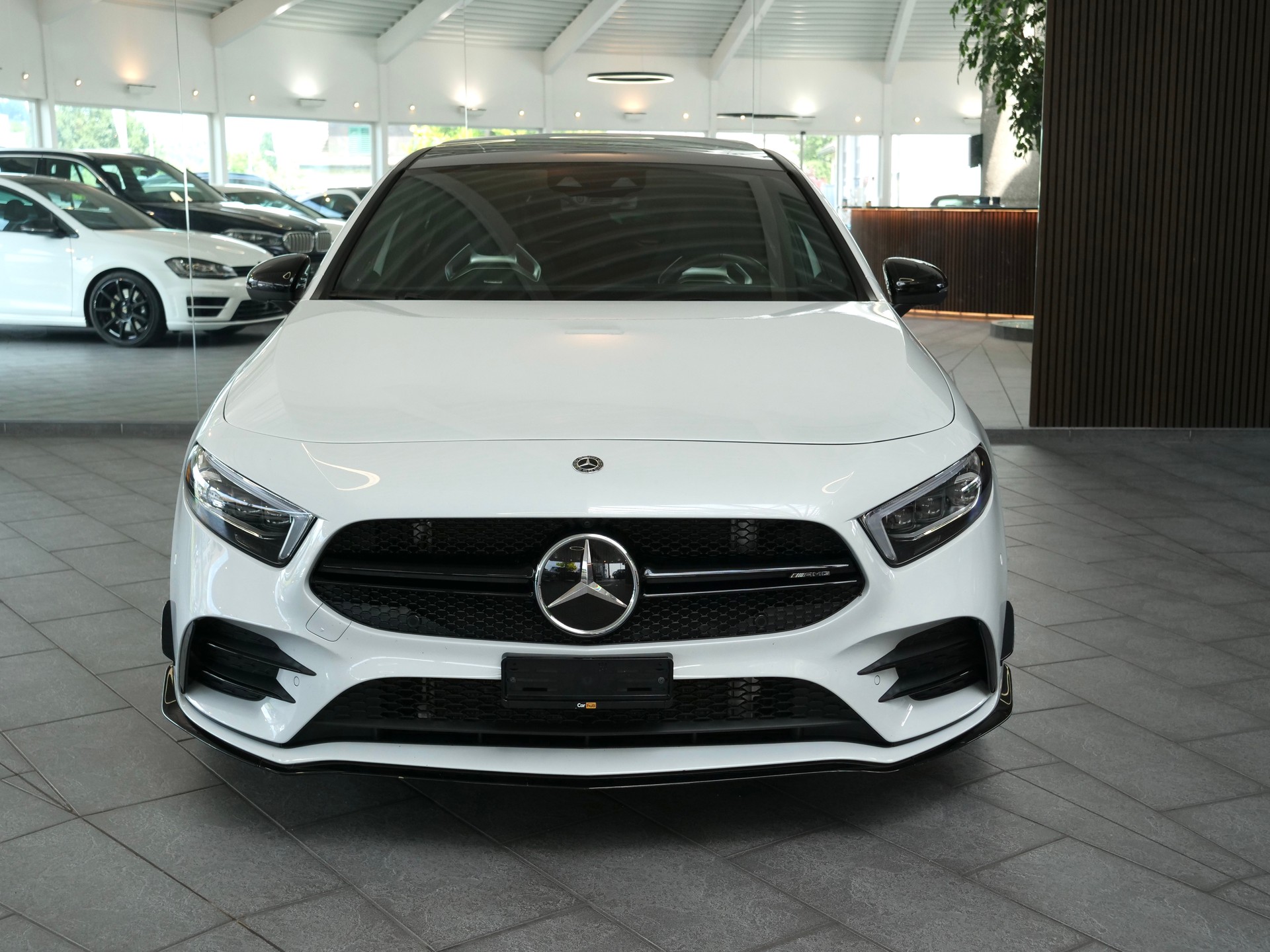 MERCEDES-BENZ A 35 AMG 4Matic Speedshift-showroom-element-1