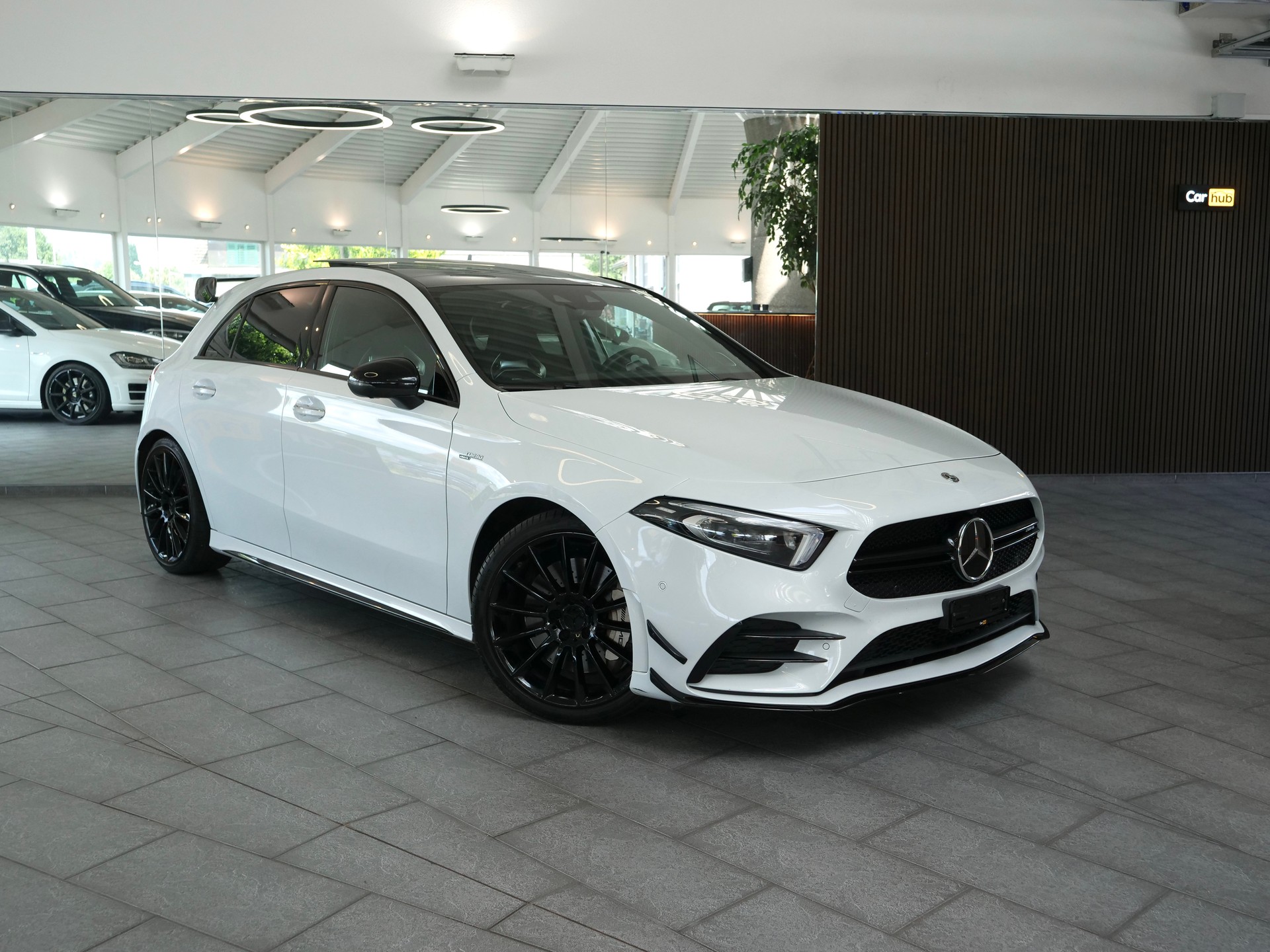MERCEDES-BENZ A 35 AMG 4Matic Speedshift-showroom-element-2