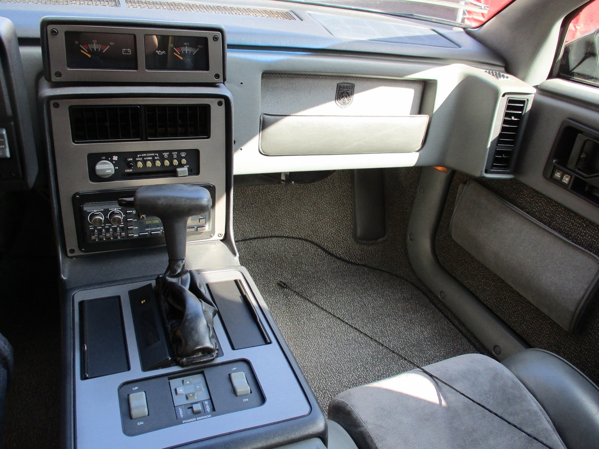 PONTIAC FIERO-image-14