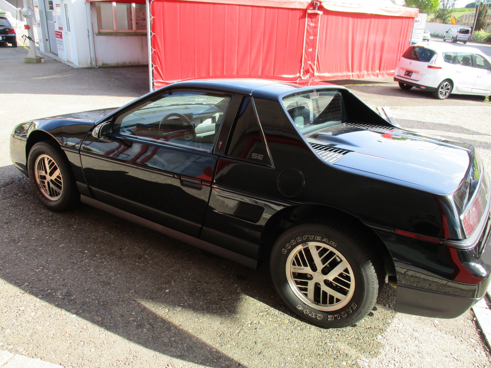 PONTIAC FIERO-image-5