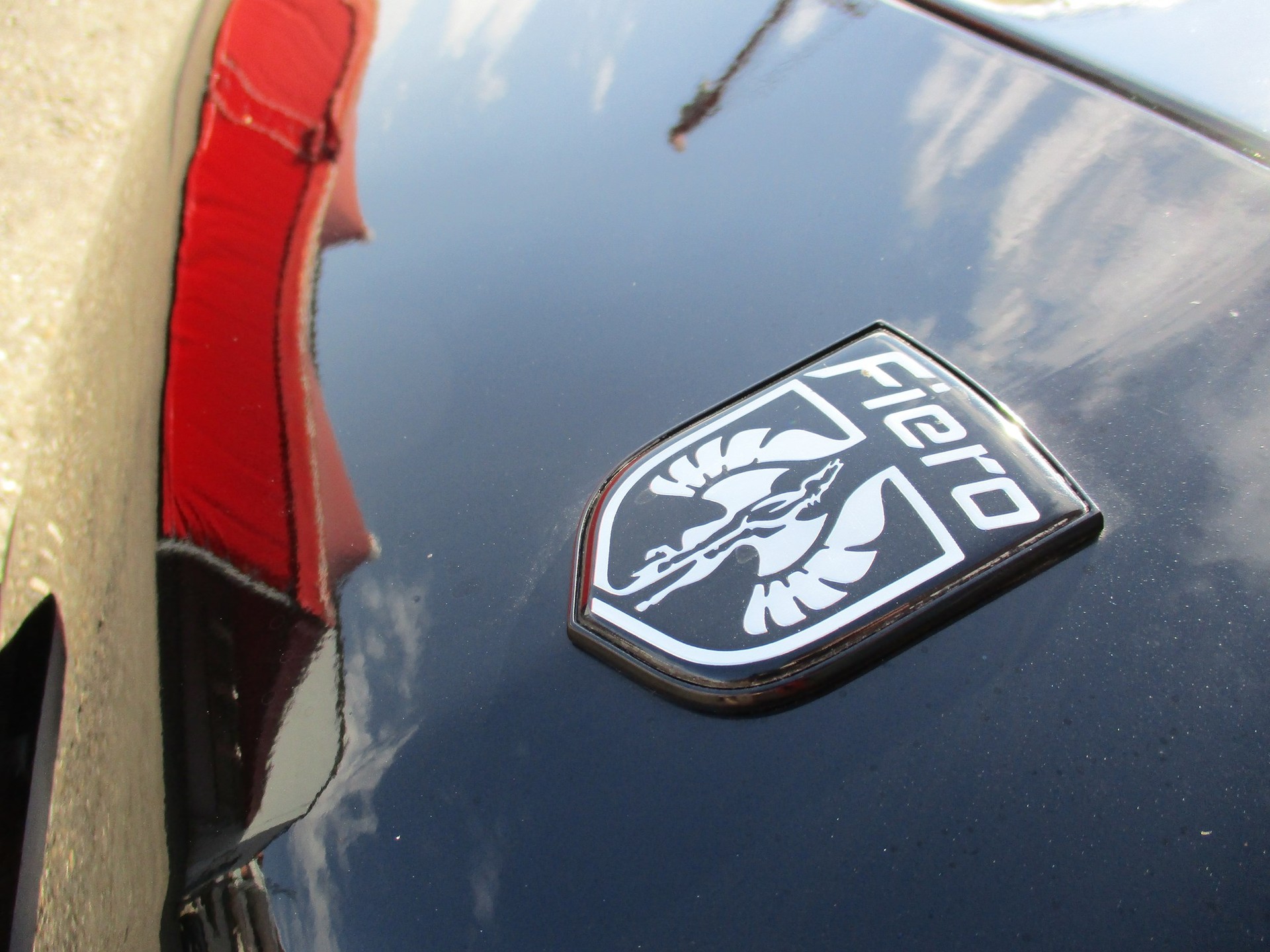PONTIAC FIERO-image-6