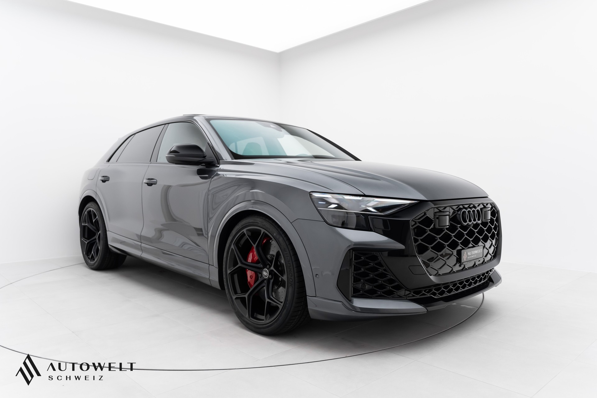 AUDI RSQ8 performance quattro