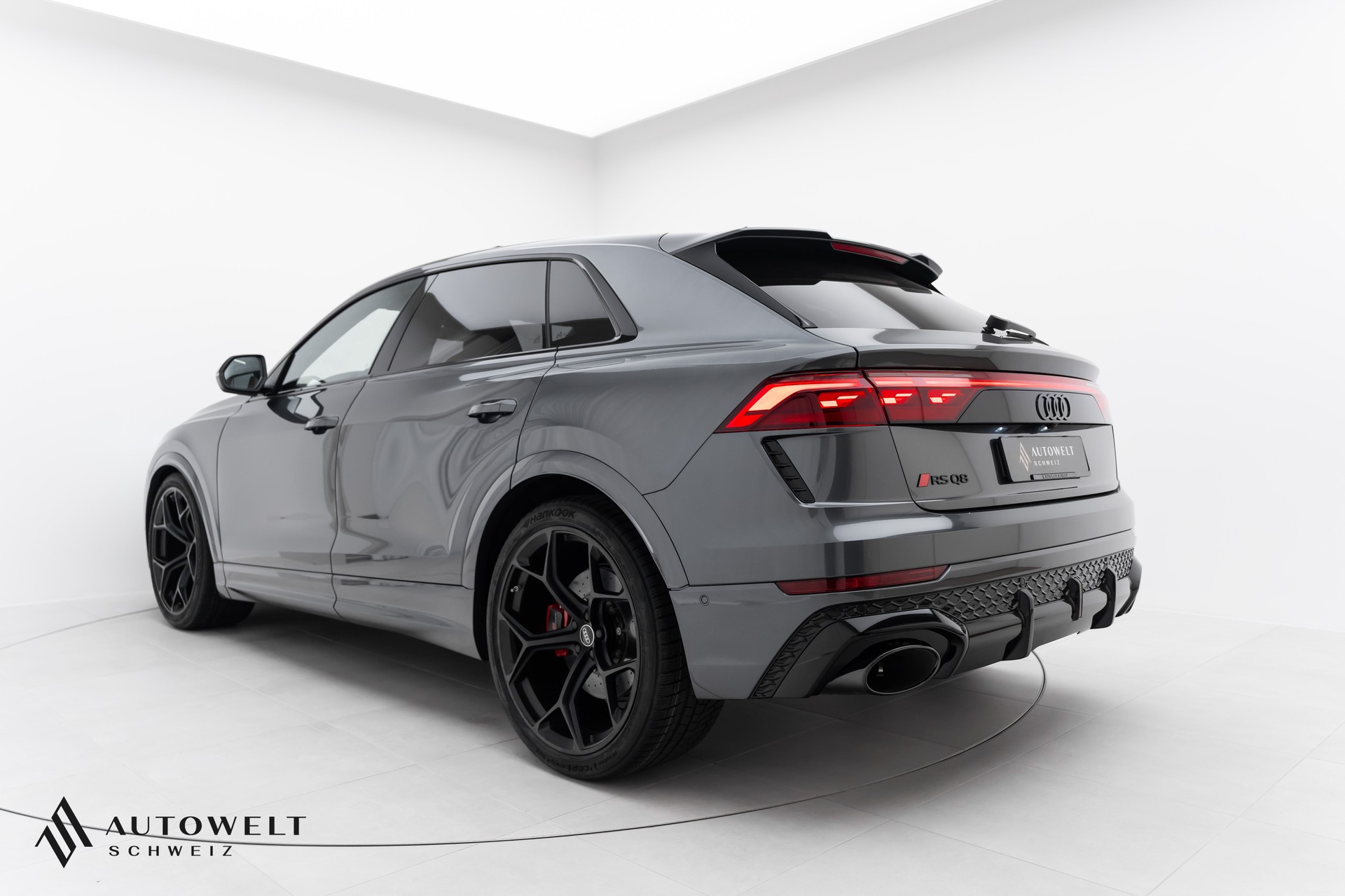 AUDI RSQ8 performance quattro-showroom-element-2