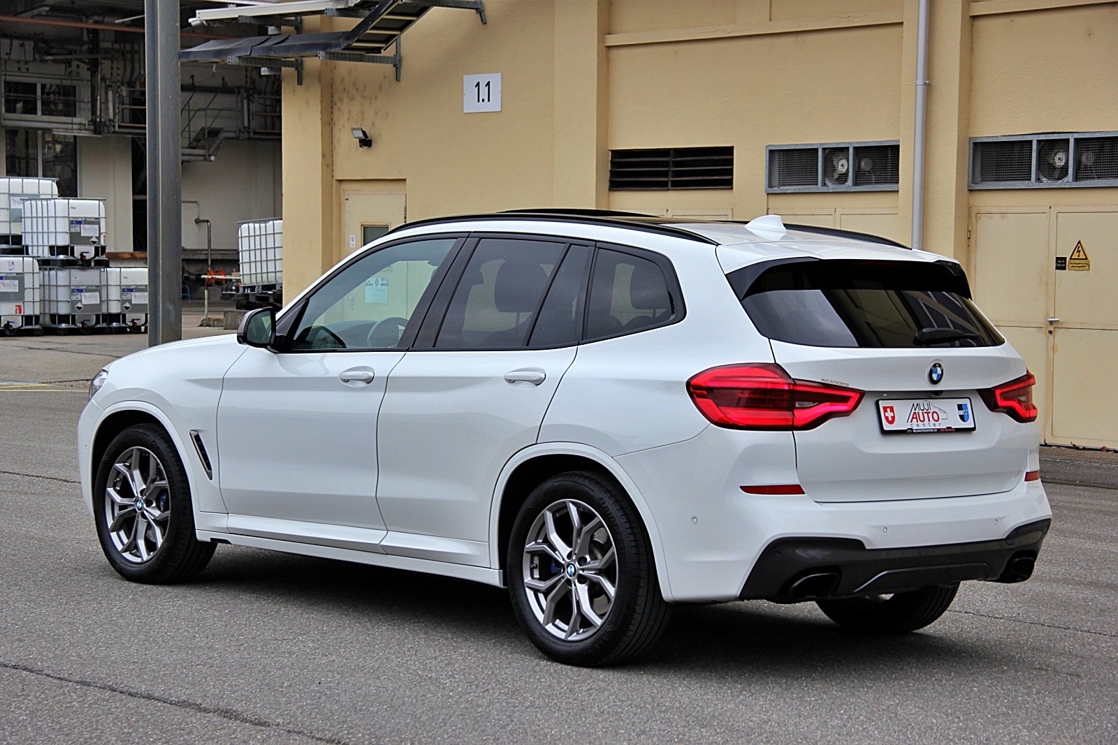BMW X3 xDrive M40i Steptronic-showroom-element-2