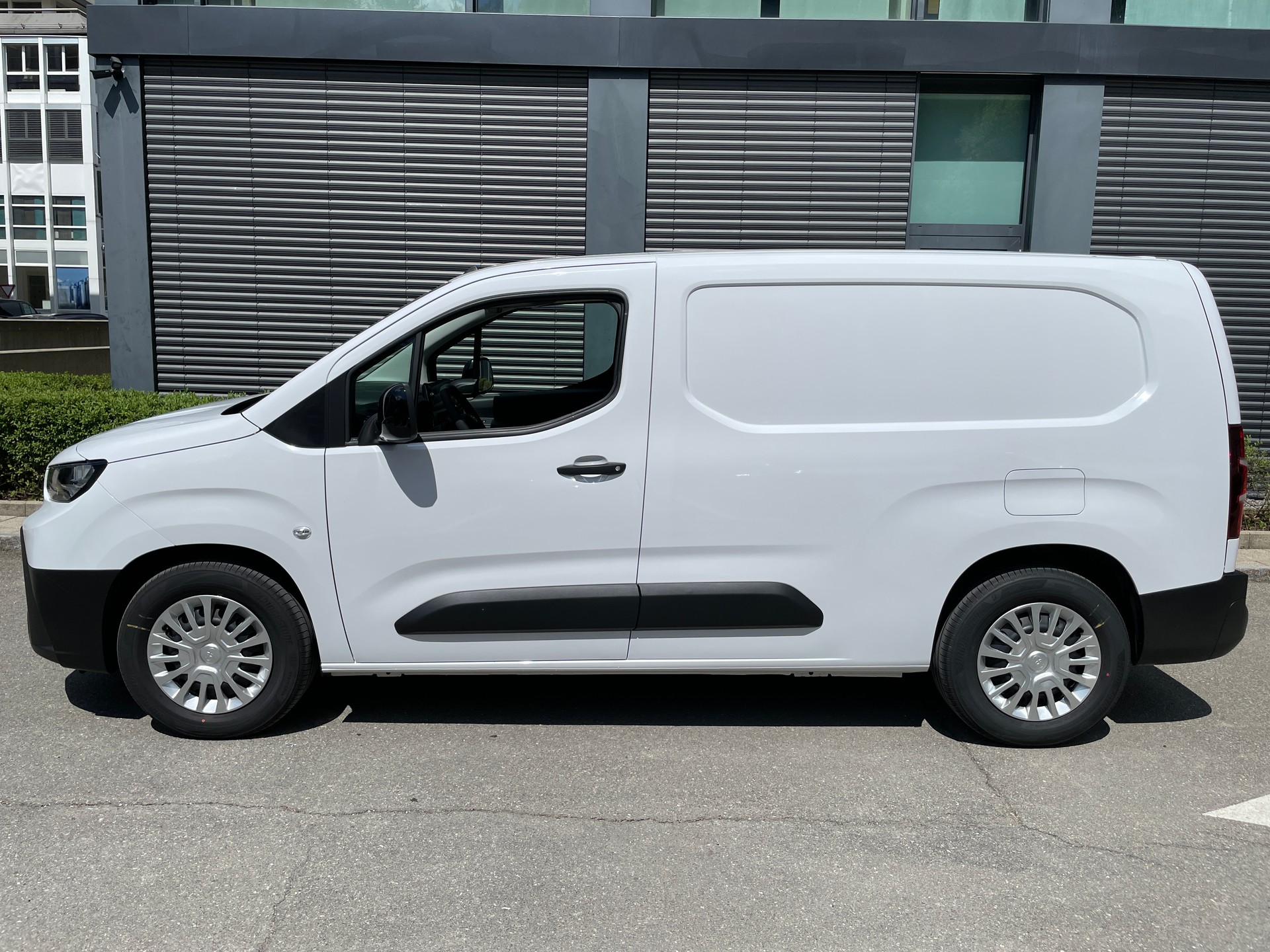 TOYOTA Proace City Van EV 50 kWh Advanced Long-showroom-element-1