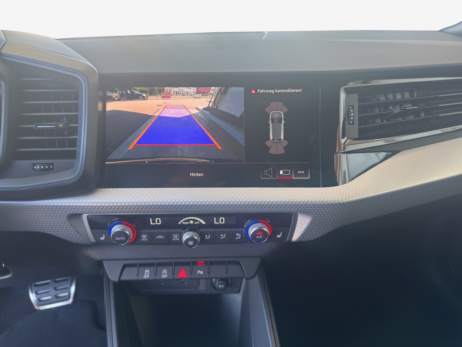 AUDI A1 Sportback 30 TFSI S Line Attraction-image-10