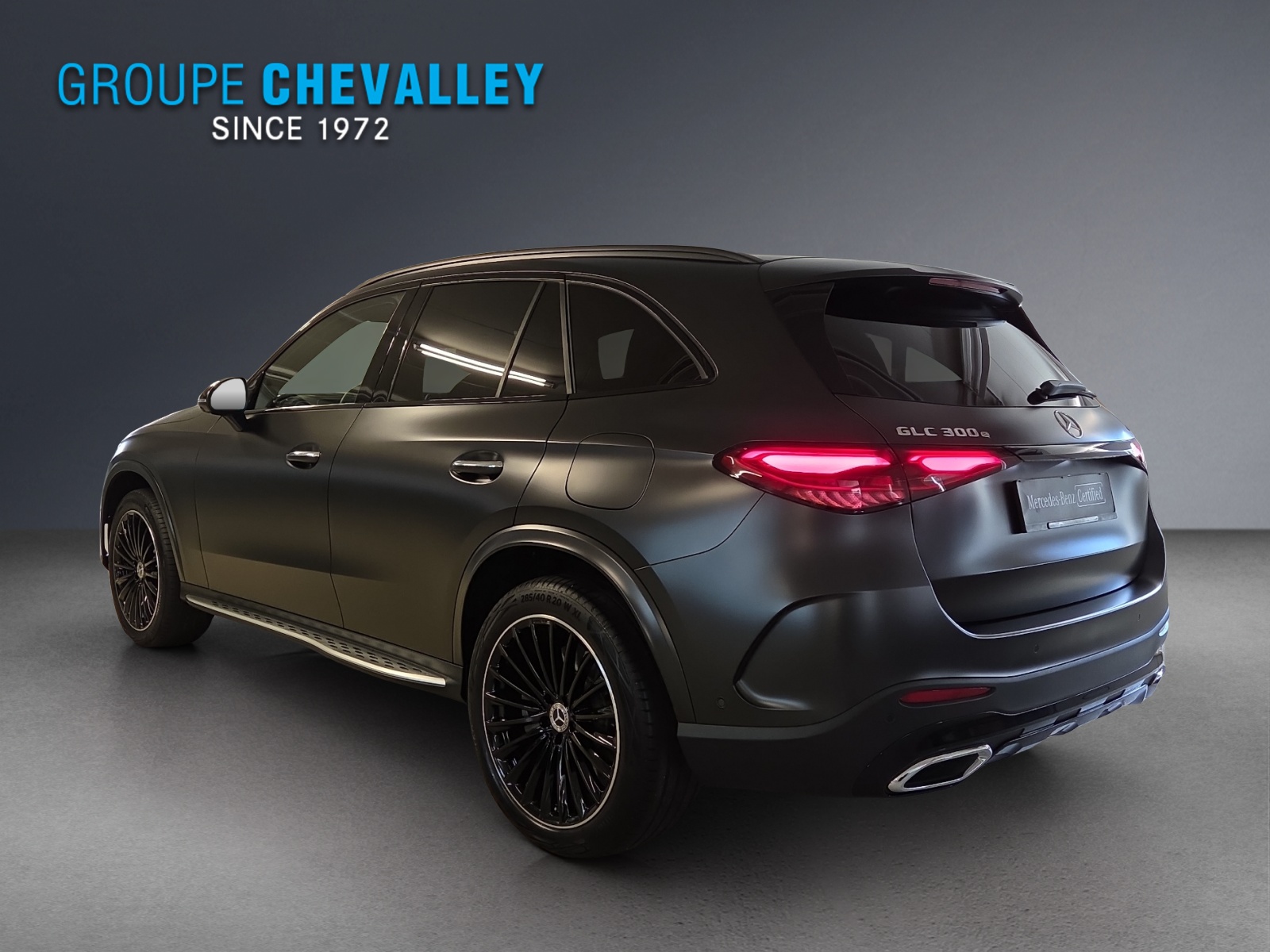 MERCEDES-BENZ GLC 300 e 4M 9G-Tronic-showroom-element-3