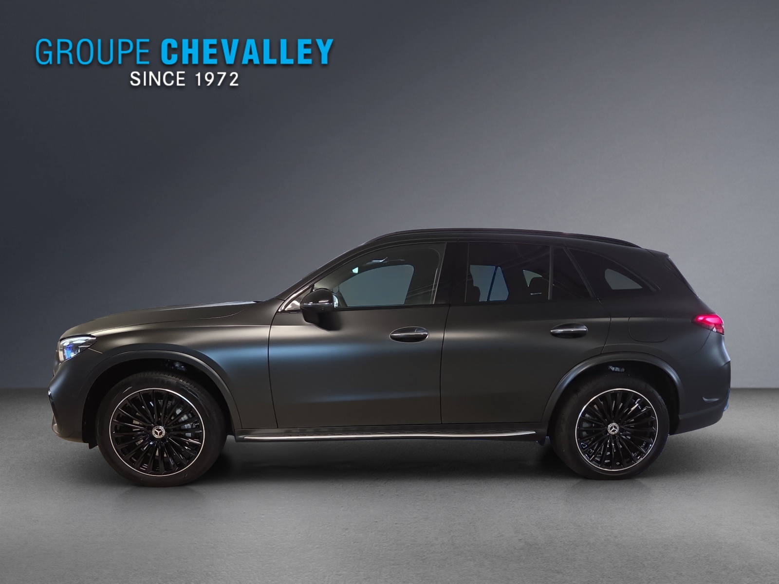 MERCEDES-BENZ GLC 300 e 4M 9G-Tronic-showroom-element-2