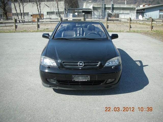 OPEL Astra Cabriolet 2.0i 16V Turbo-image-2