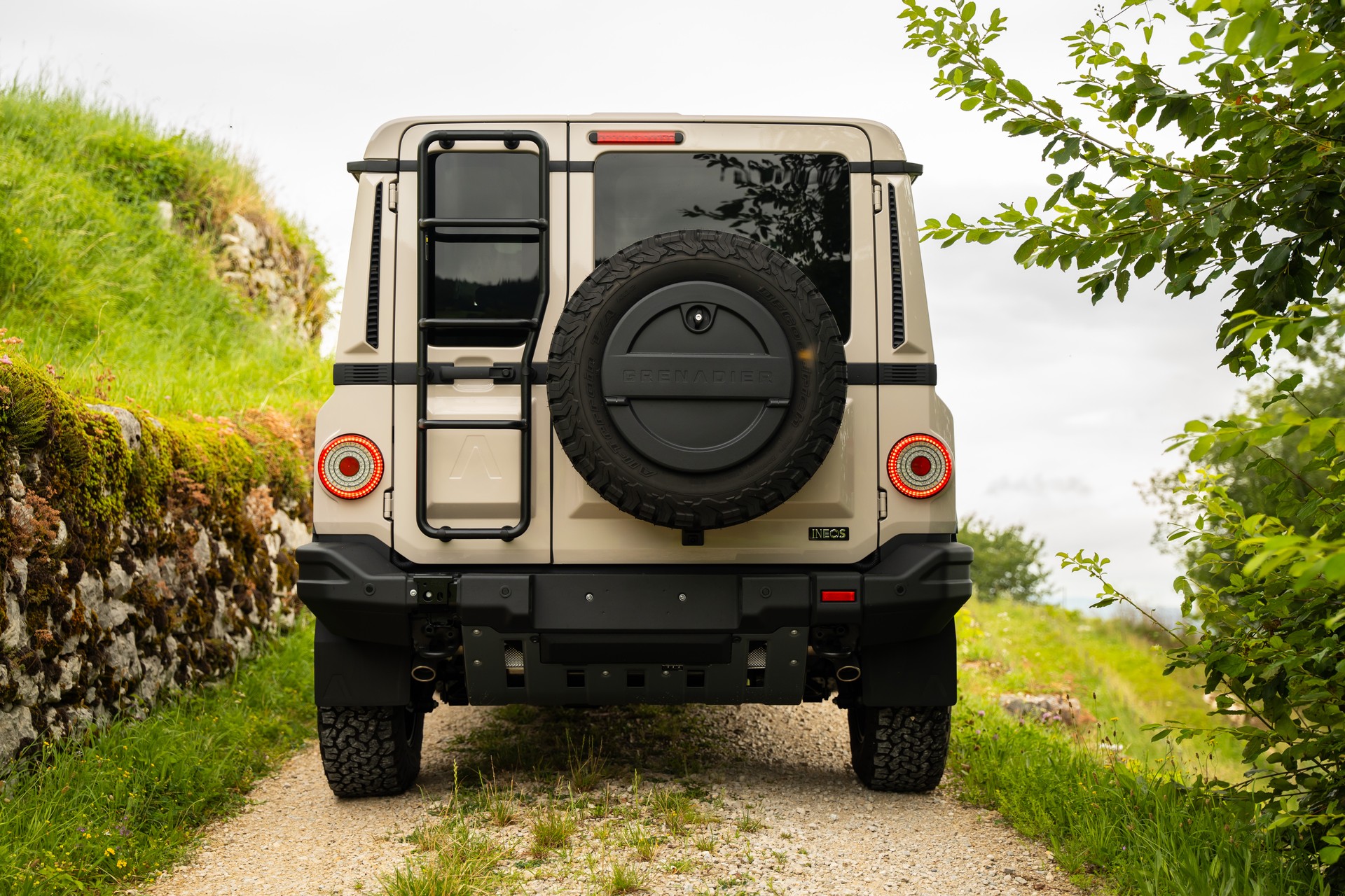 INEOS Grenadier 3.0 Fieldmaster Edition-showroom-element-3