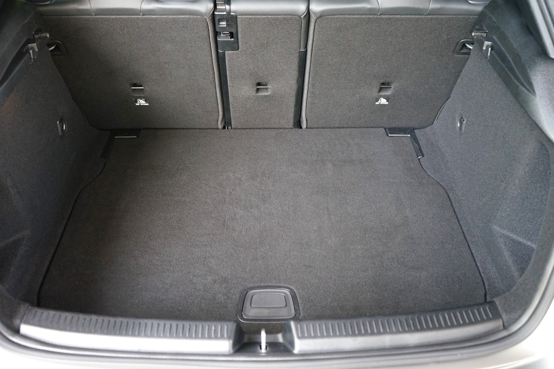 MERCEDES-BENZ A 35 AMG 4Matic Speedshift-image-9