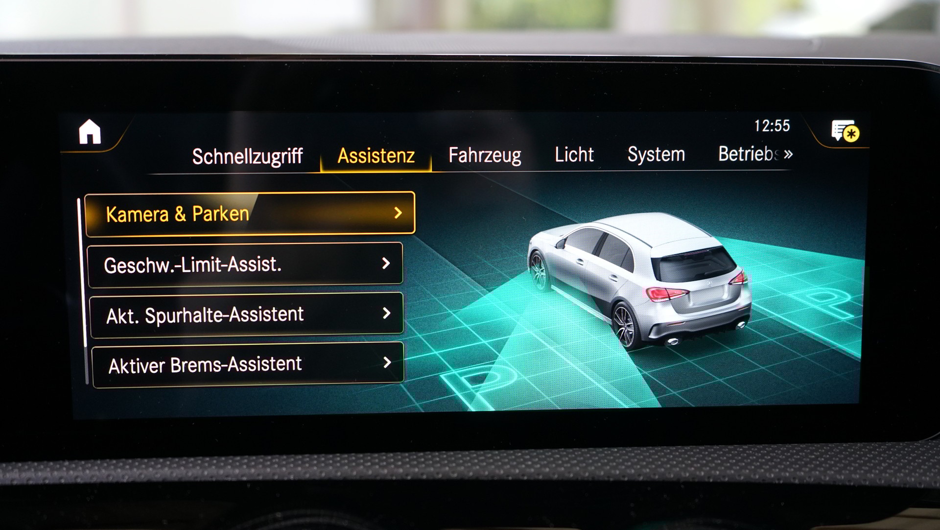 MERCEDES-BENZ A 35 AMG 4Matic Speedshift-image-22
