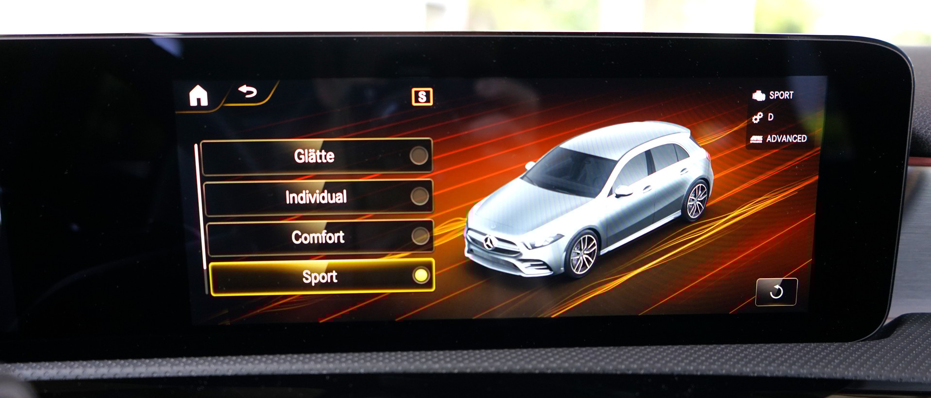 MERCEDES-BENZ A 35 AMG 4Matic Speedshift-image-20