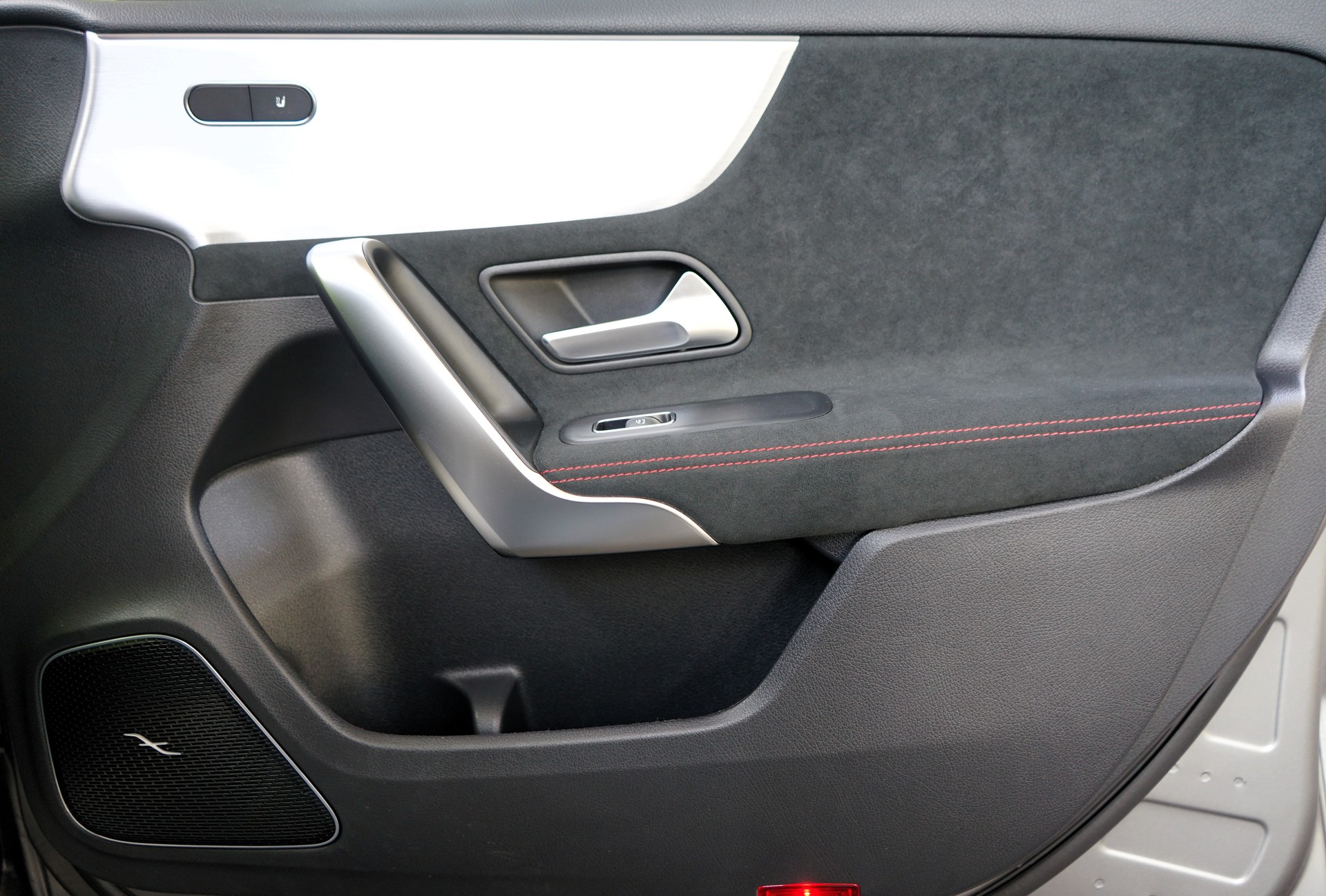 MERCEDES-BENZ A 35 AMG 4Matic Speedshift-image-25