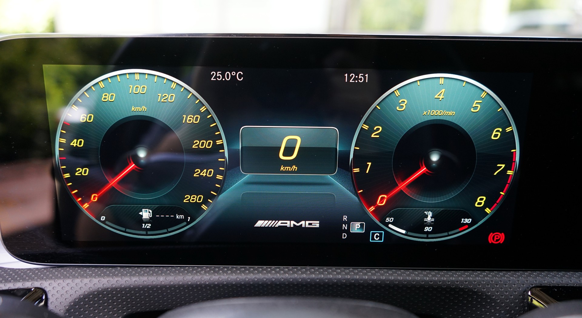 MERCEDES-BENZ A 35 AMG 4Matic Speedshift-image-12