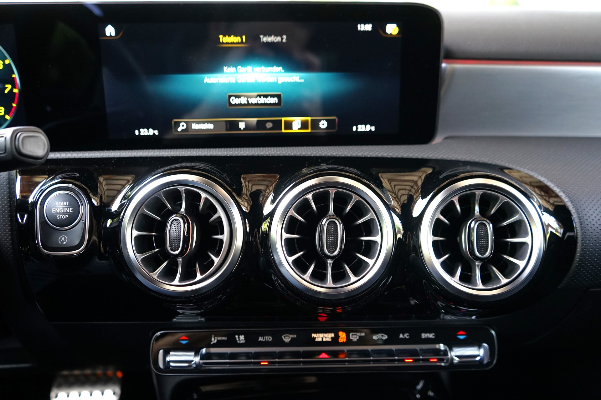 MERCEDES-BENZ A 35 AMG 4Matic Speedshift-image-15